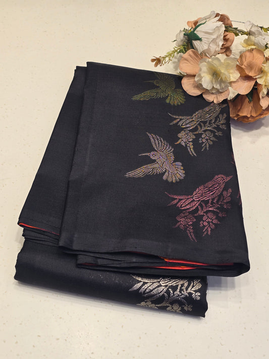 Pure Handloom Borderless Kanchipuram Silk Saree with Floral Weaving and Vertical Motifs | Festive & Wedding Wear