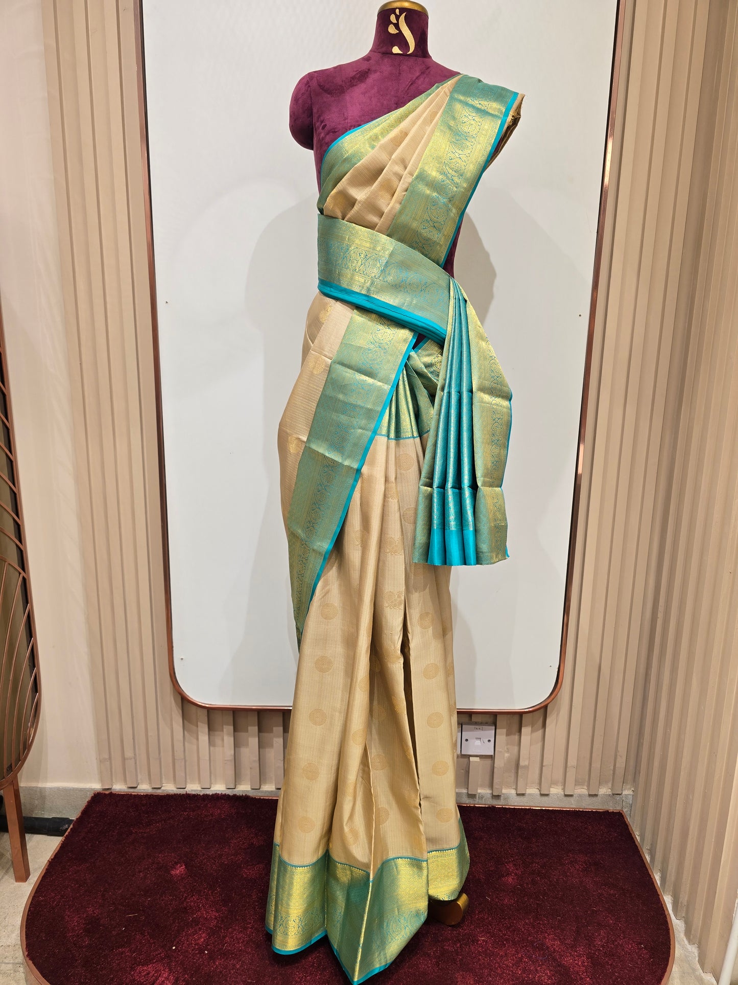 Pure handloom kanjivaram silk saree with mango traditional border with rich pallu