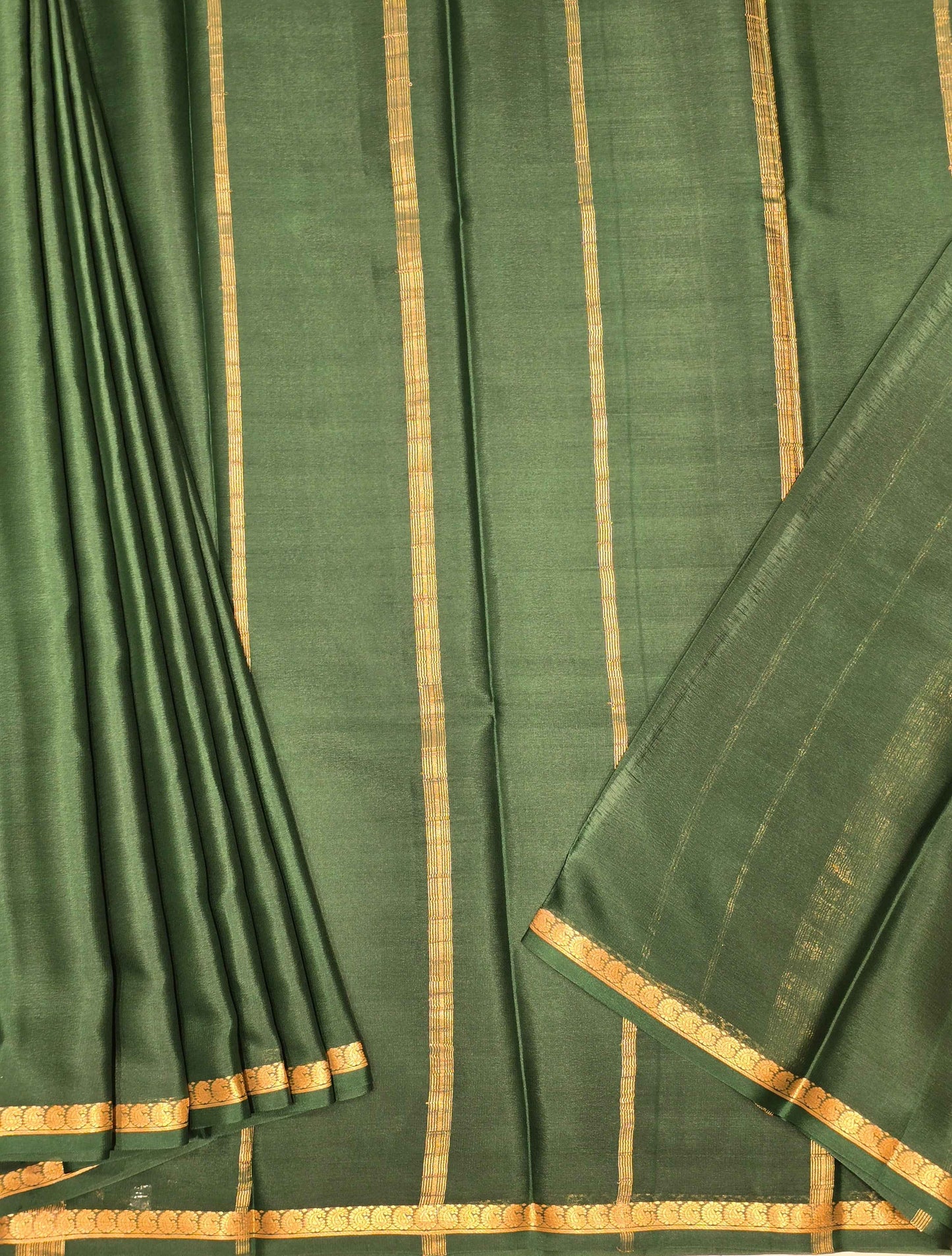 Pure mysore crepe silk bottle green colour and kaddi pallu