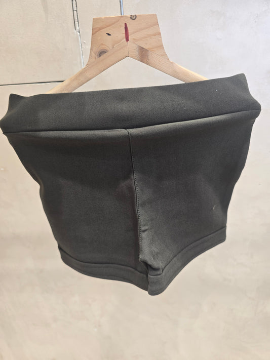 Girls Lycra Casual Wear Shorts in Black with Cute Tikli Detailing on Left Side and Elastic Waist for Summer Wear