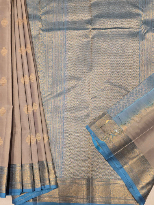 Handloom pure Kanjivaram silk with kolam design butta