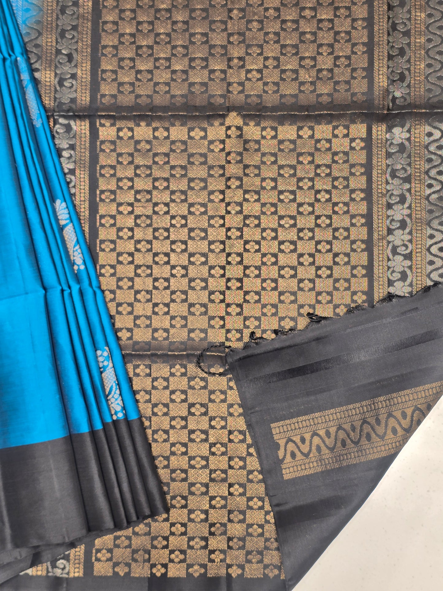 Pure Kanjivaram softsilk saree blue with black color and rich pallu