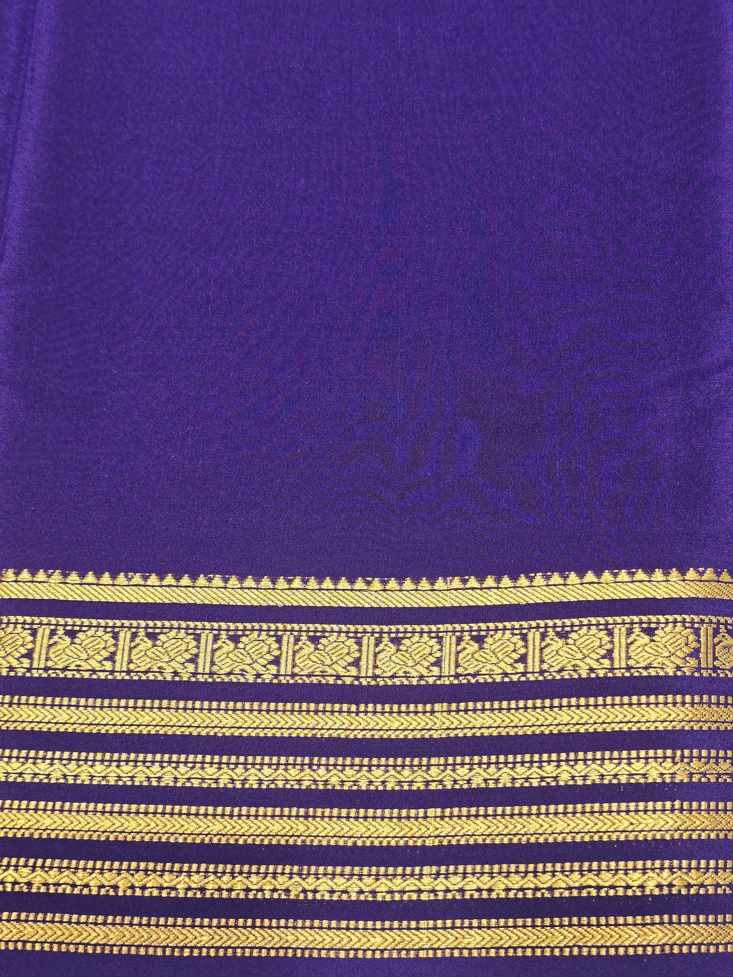 Women Grey Pure Mysore Crepe Silk Self Saree with Peacock Gatti Border