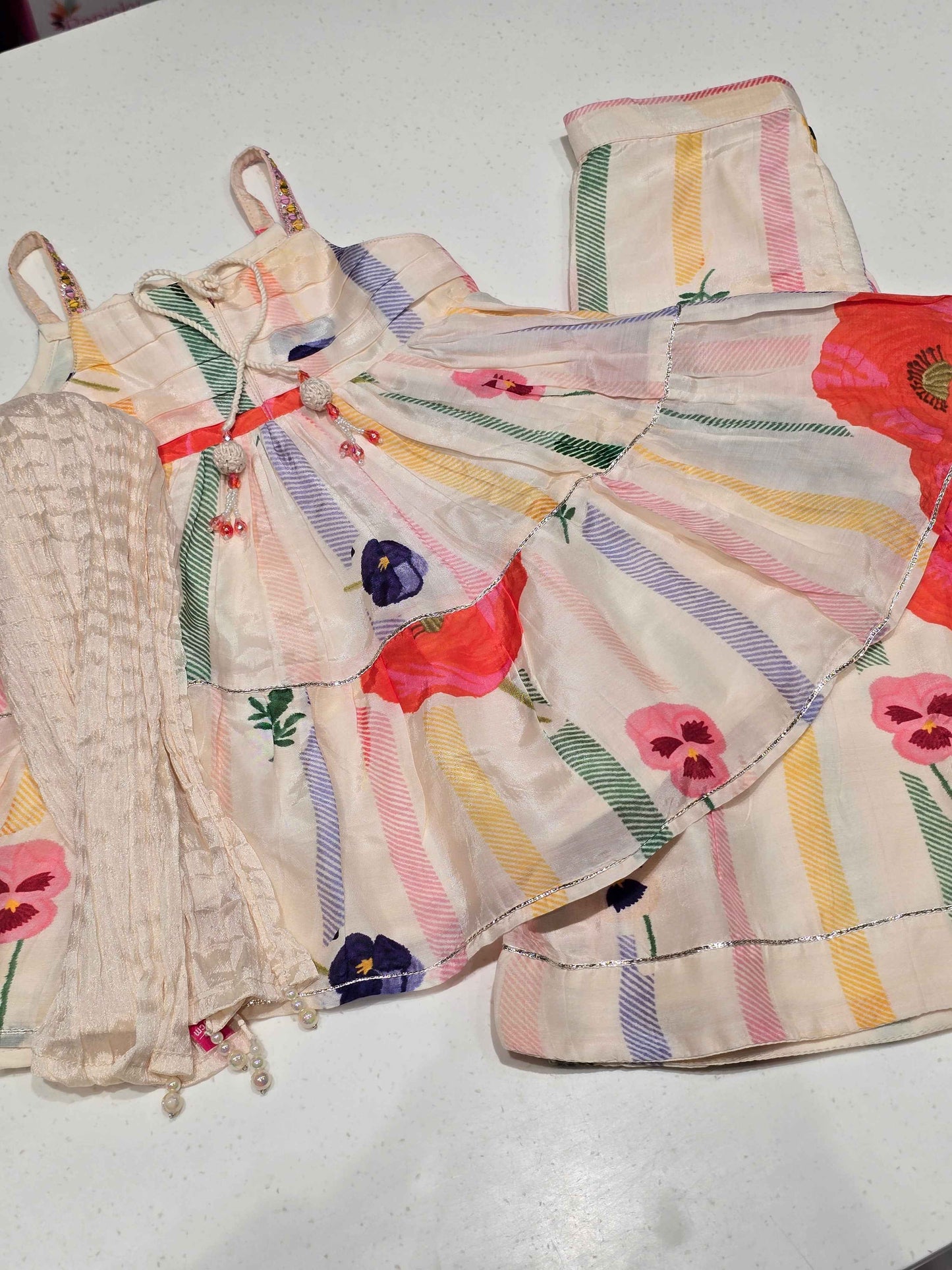 Satin crepe material multi color western set with speghetti neck