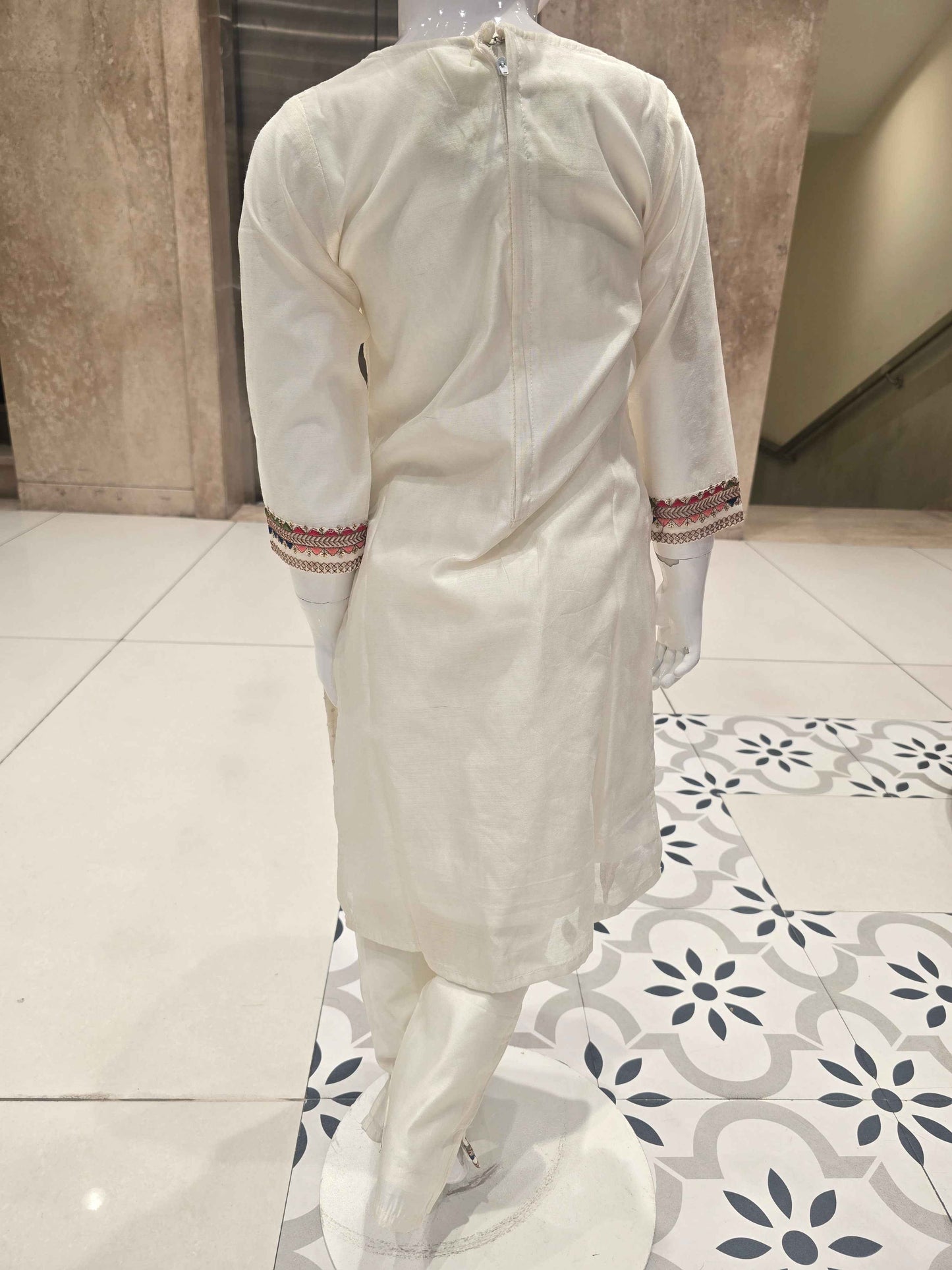 Girls' Off-White Chanderi Silk Straight Kurta Set,