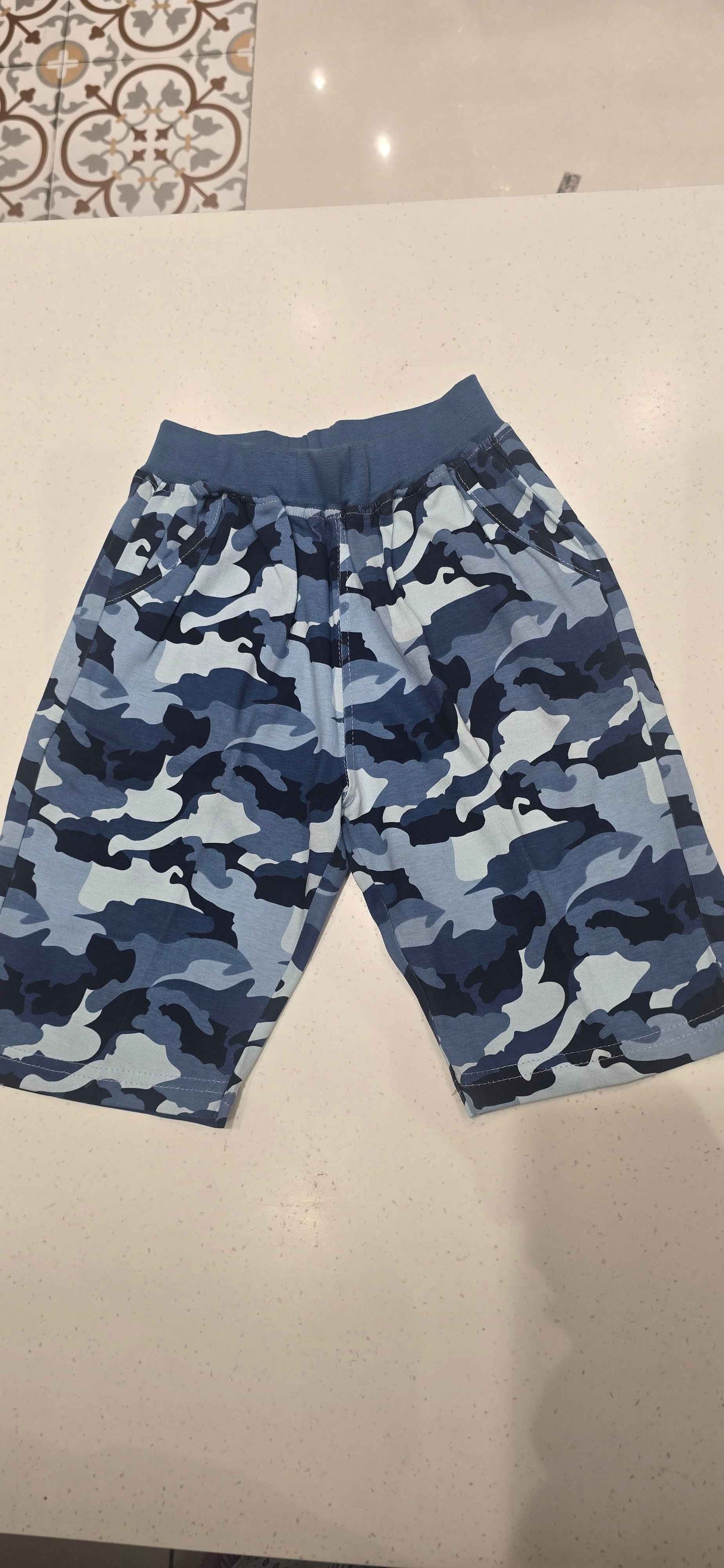 Printed cotton material shorts for pockets with round Elasticable