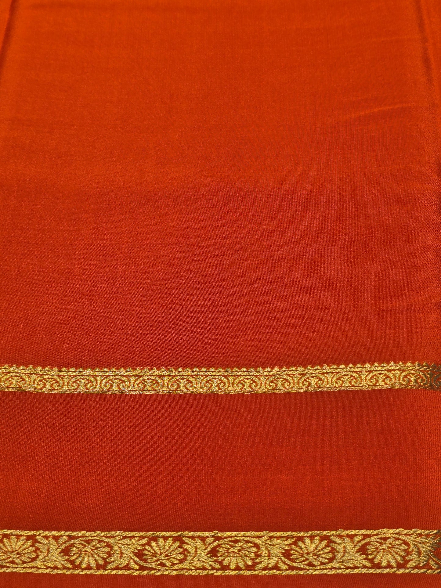 Women Pure Mysore Crepe Silk Self Saree with Traditional Border