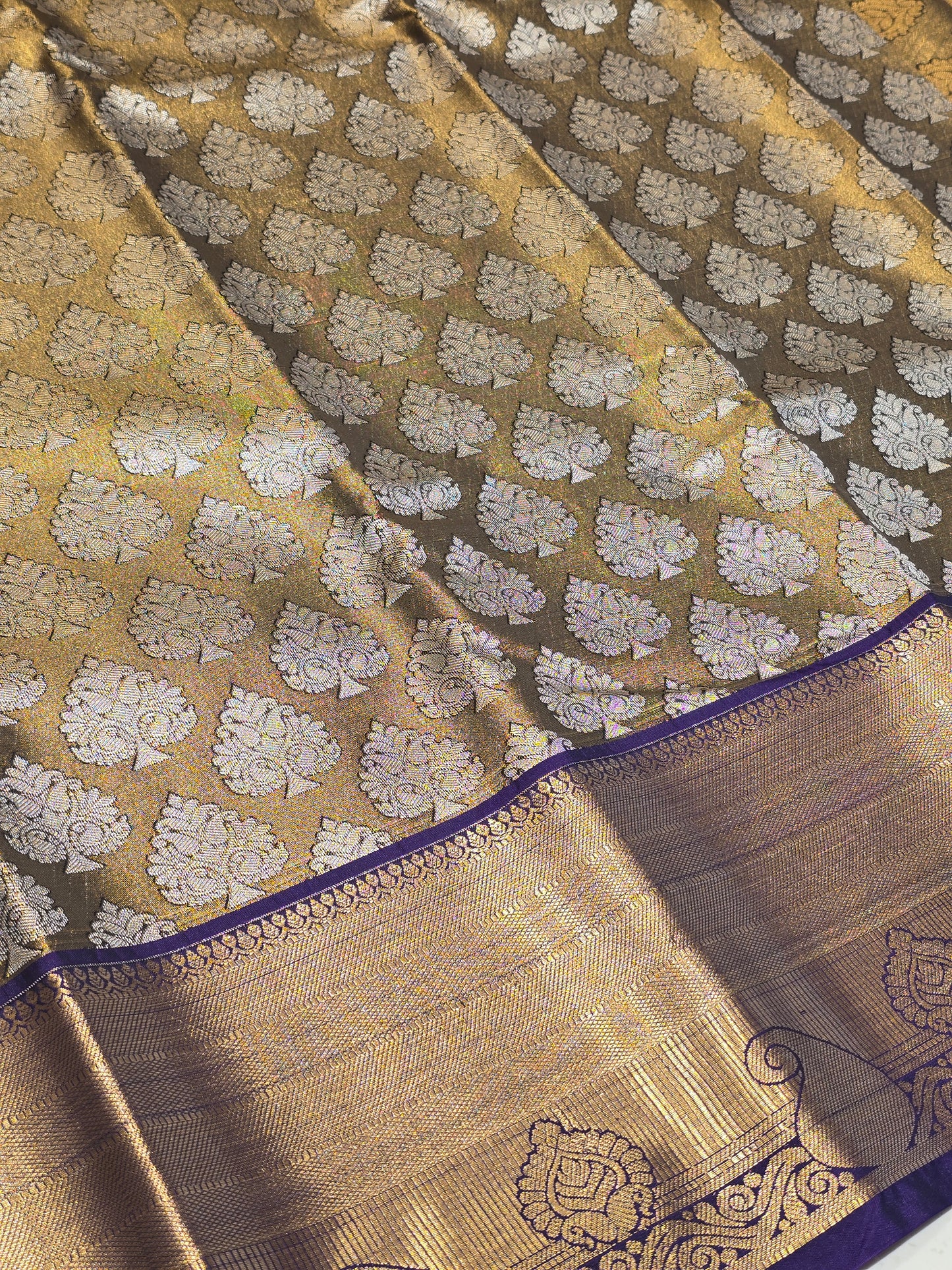 Women Mehndi Green Semi Kanjivaram Tissue Silk Saree