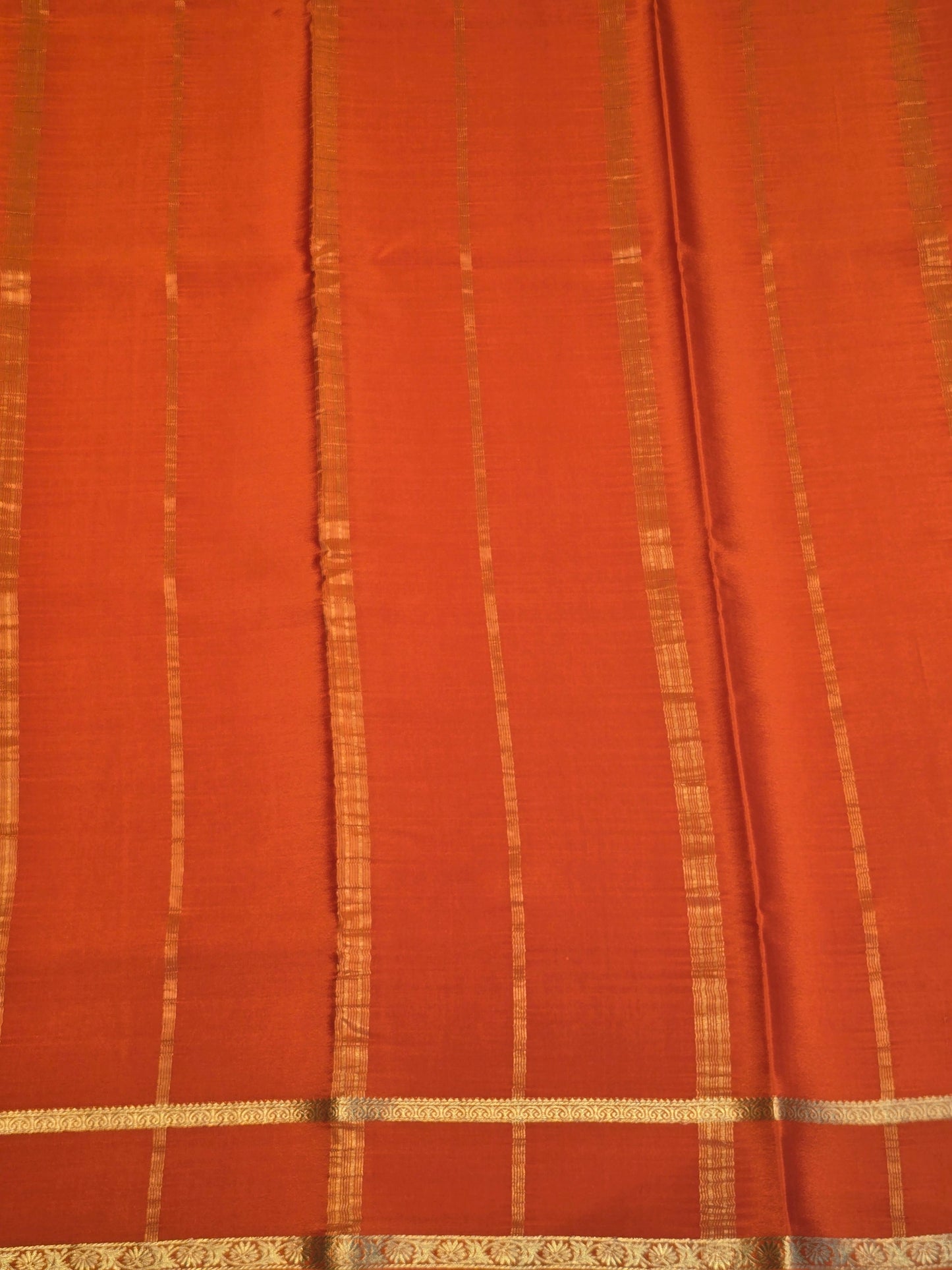 Women Pure Mysore Crepe Silk Self Saree with Traditional Border
