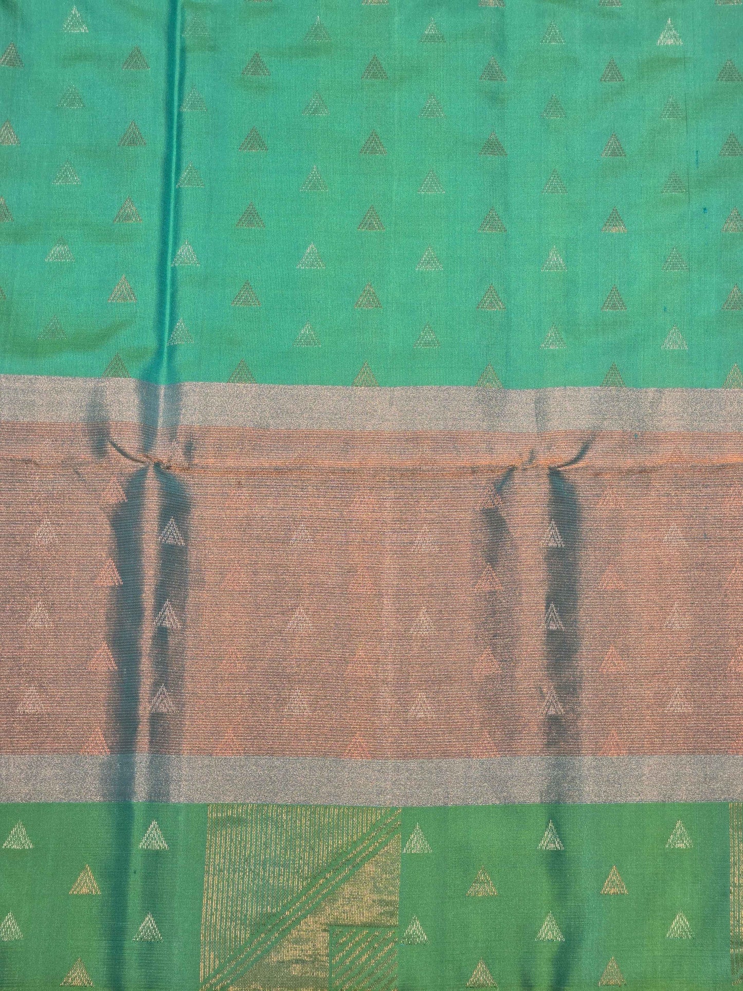 Pure handloom softsilk with Tissue border and rich pallu