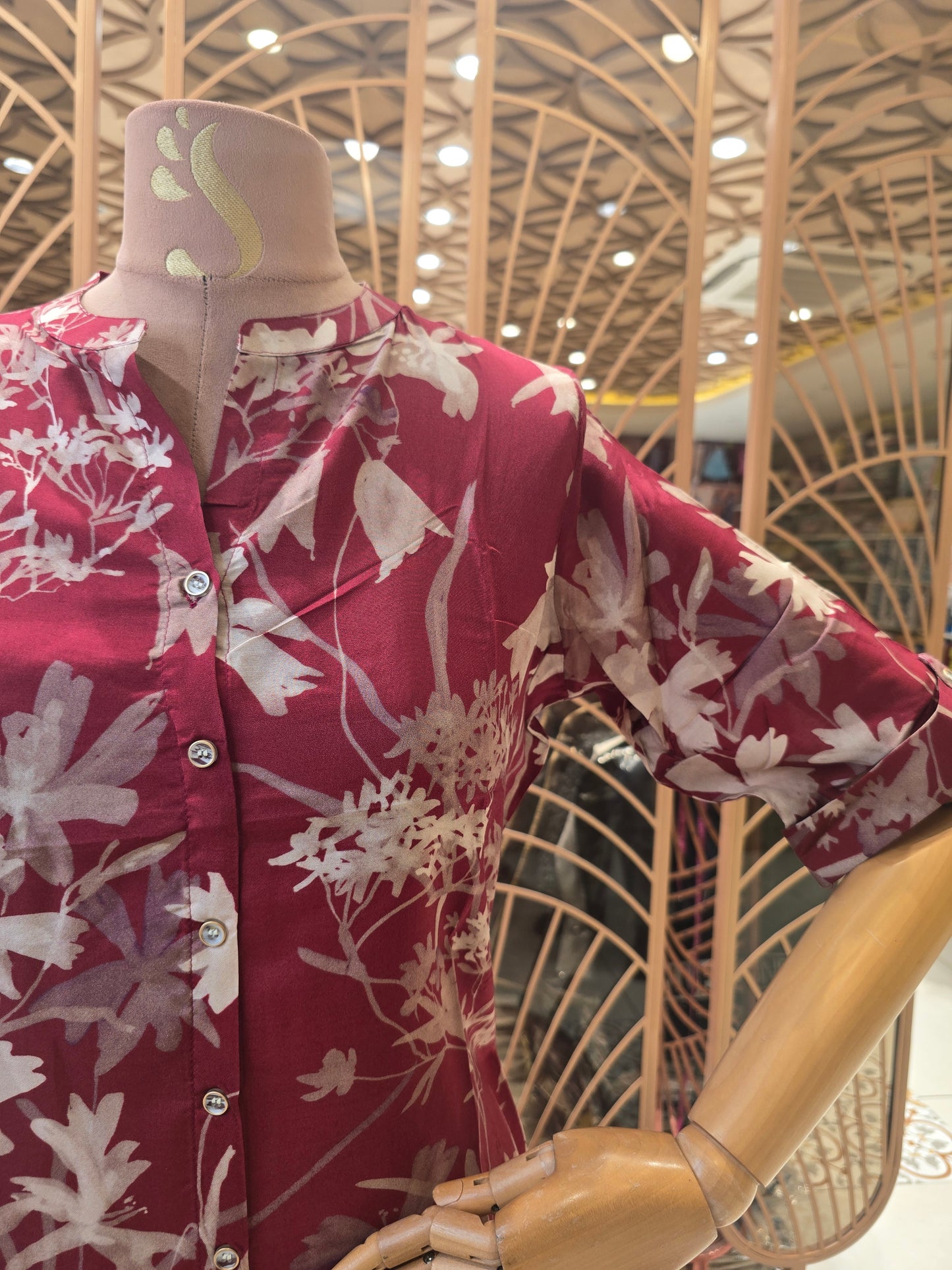 Women’s Rayon Straight Kurta in Maroon with Floral Printed Design, ¾th Sleeves and Collar Neck with Buttons for Daily and Casual Wear