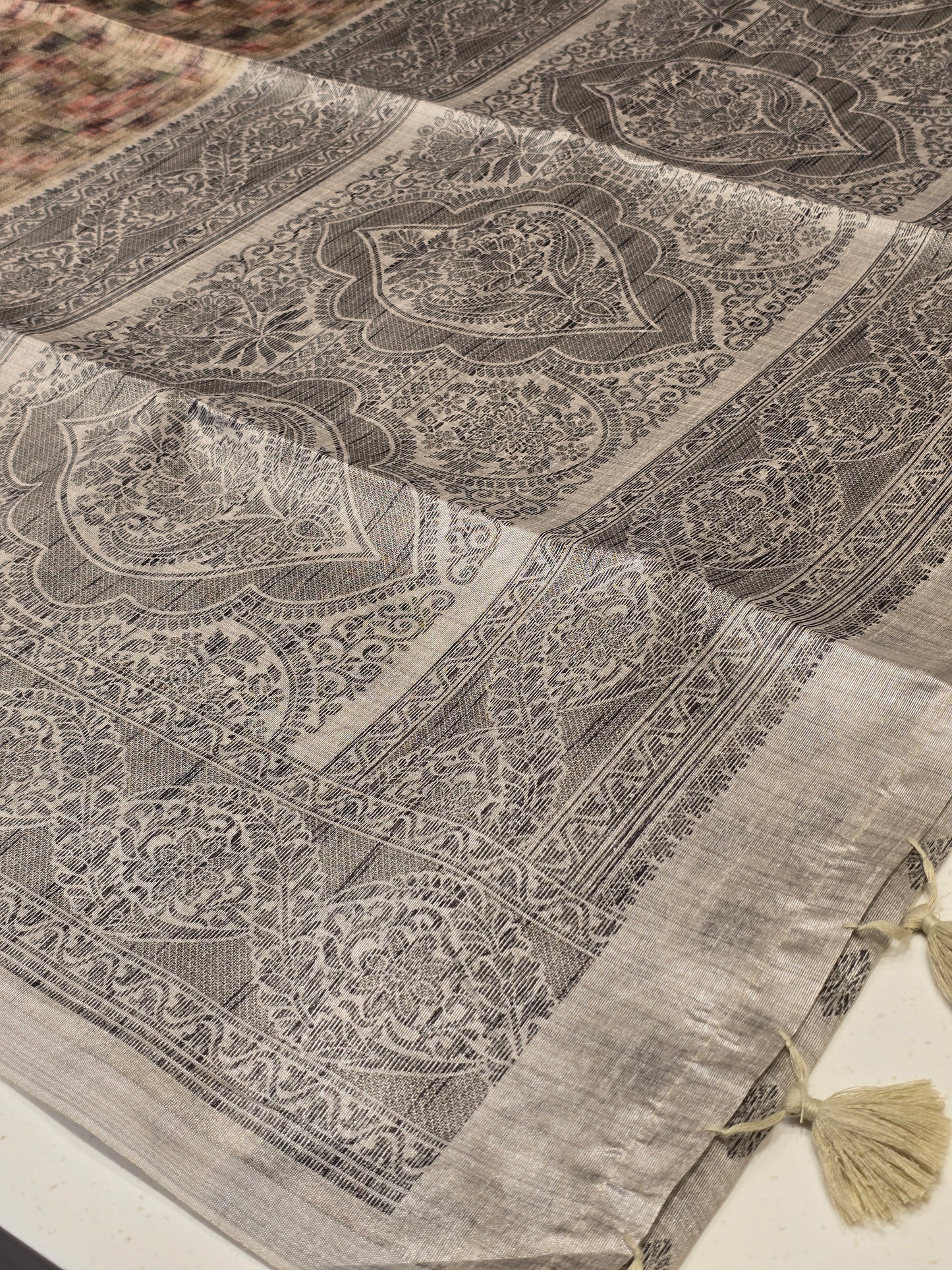 Raw silk with thread work border and pallu Daily wear