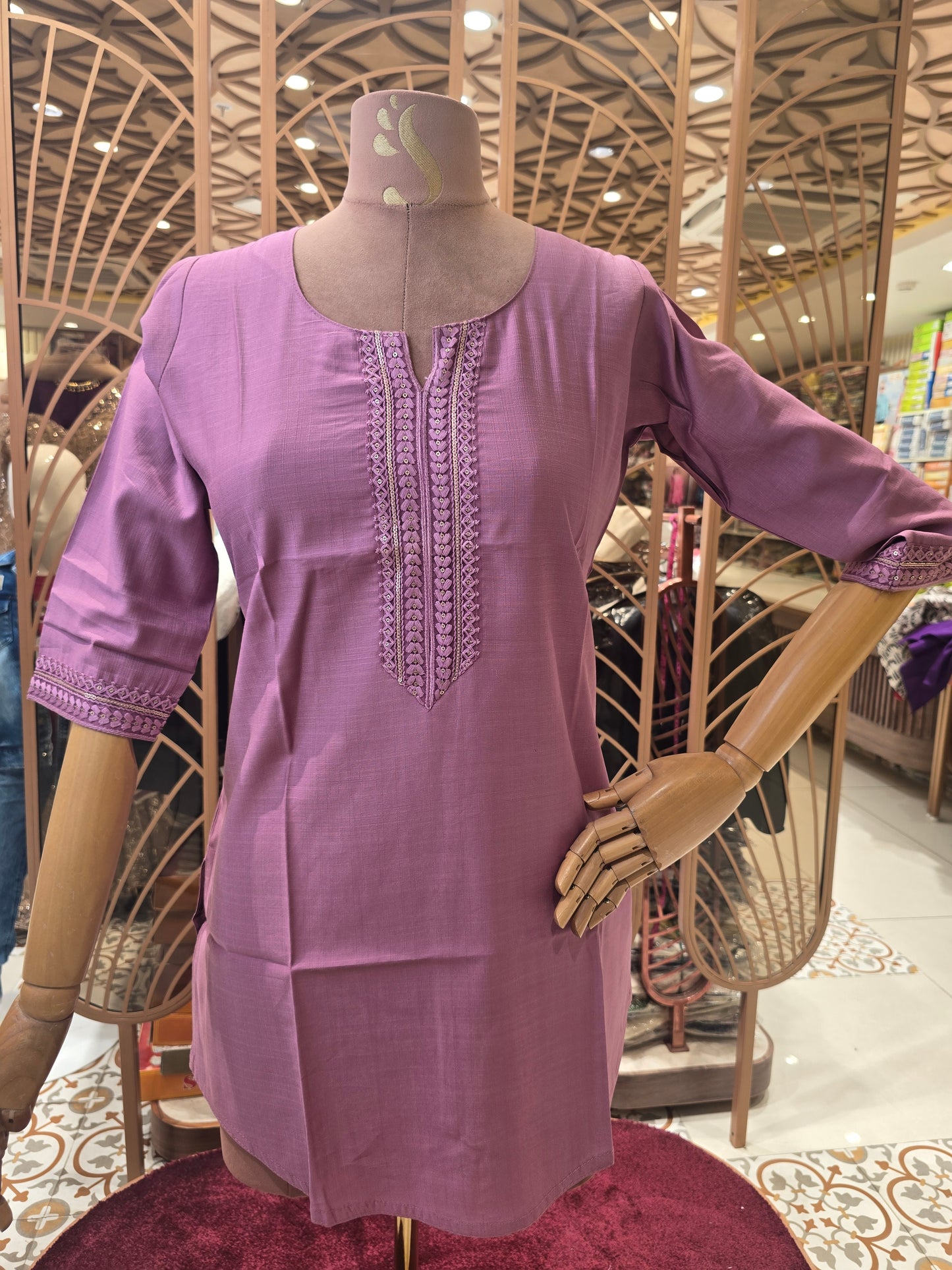 Onion Pink Cotton Mix Women’s Kurta with Micro Sequin & Thread Work, Collared Neck and ¾th Sleeves – Everyday Wear