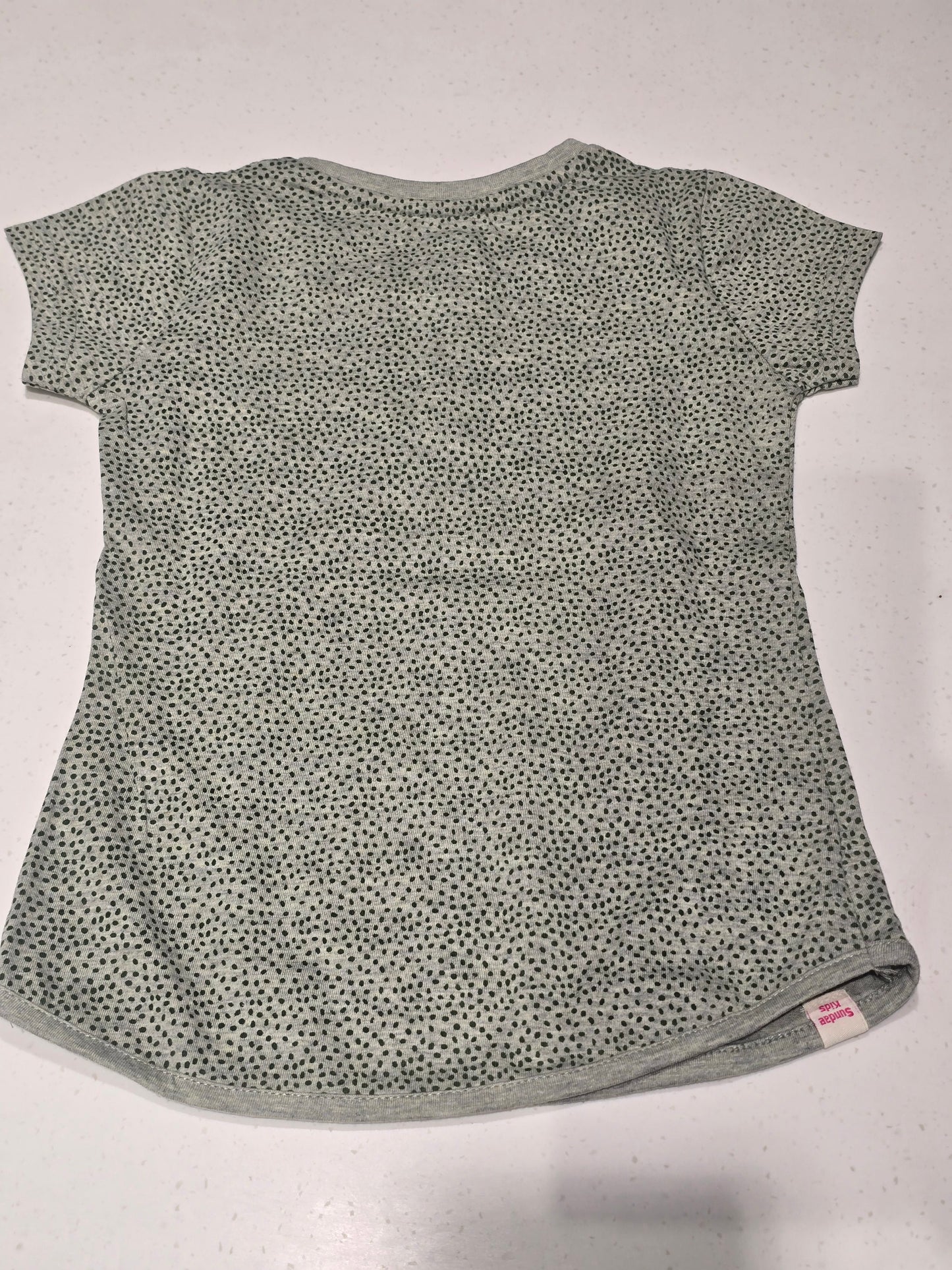 Cotton material gray color with small dots and round neck