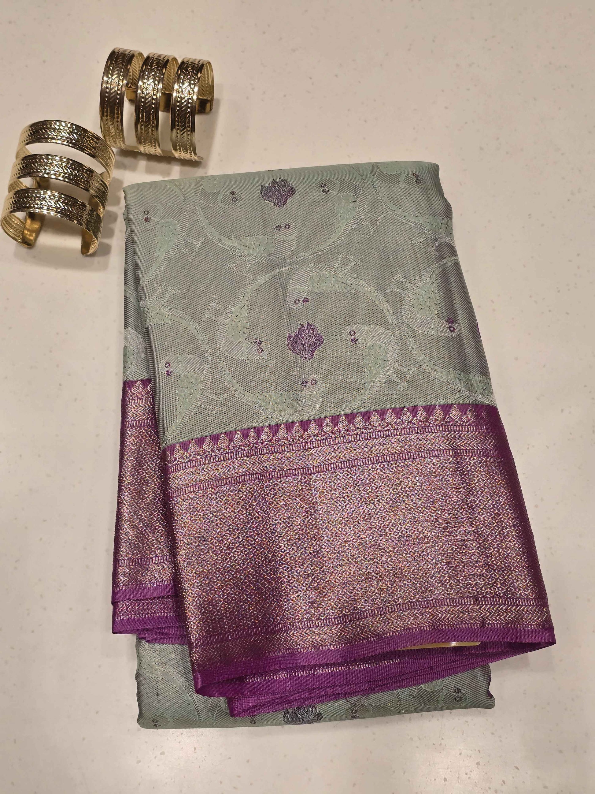Pure handloom kanjivaram silk with designer saree with gatti border