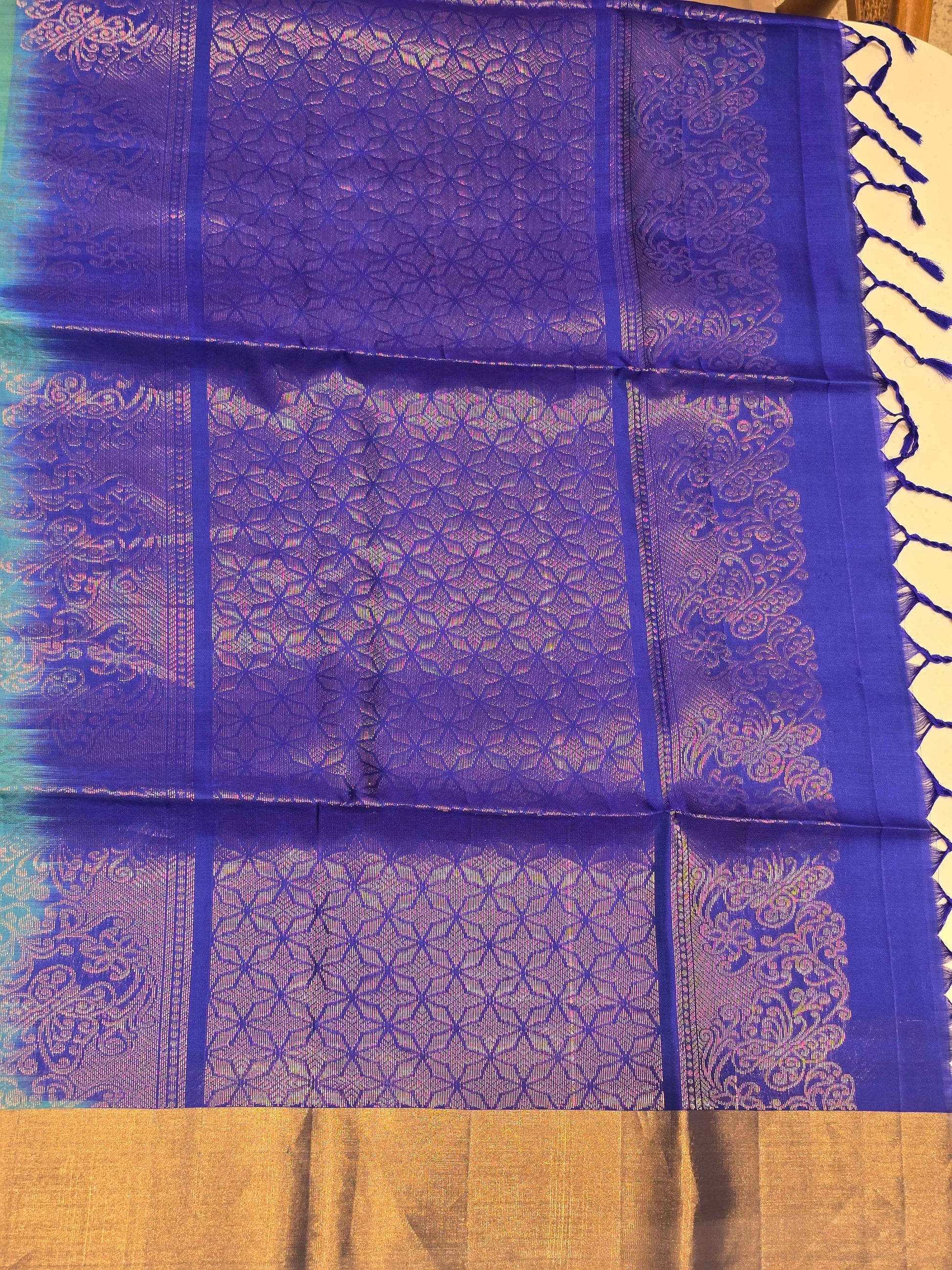 Handloom pure soft silk with rich pallu and gatti border