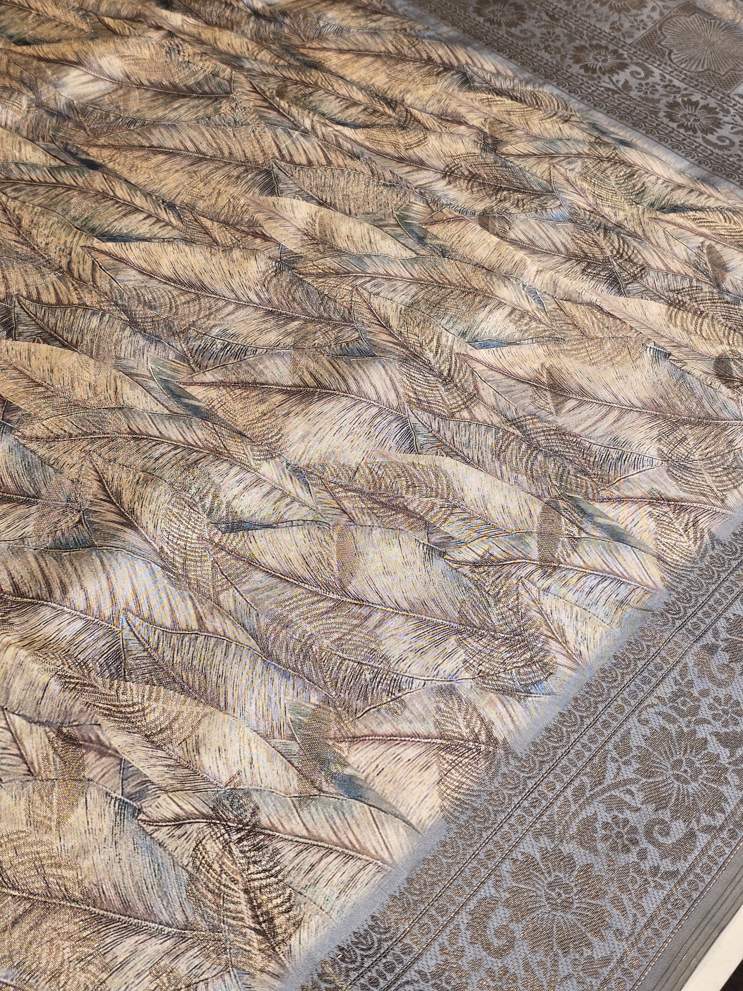 Dolla silk with zari motif and digital print , Traditional border