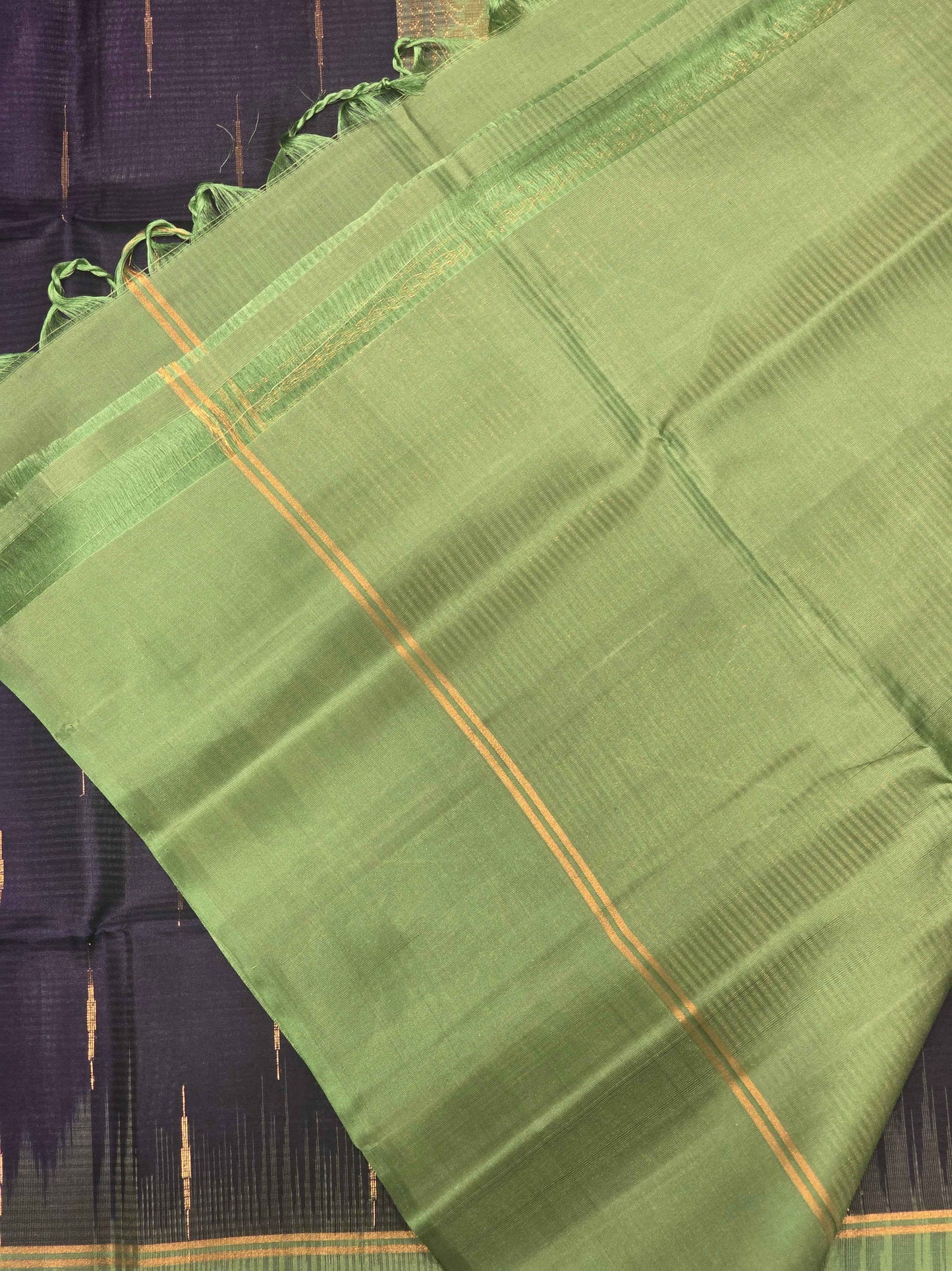 Pure softsilk saree with rain drops motifs over the body