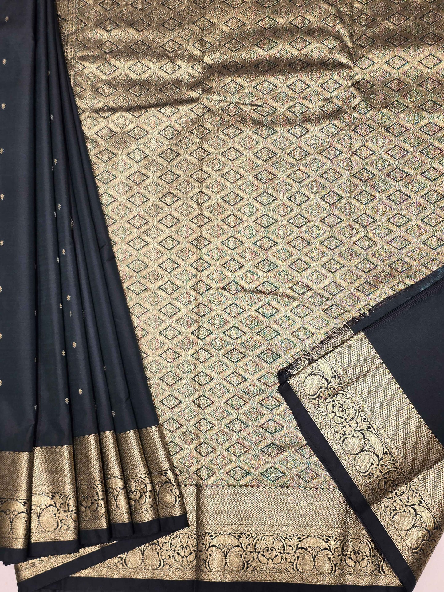 Semi kanjivaram silk saree with rich pallu