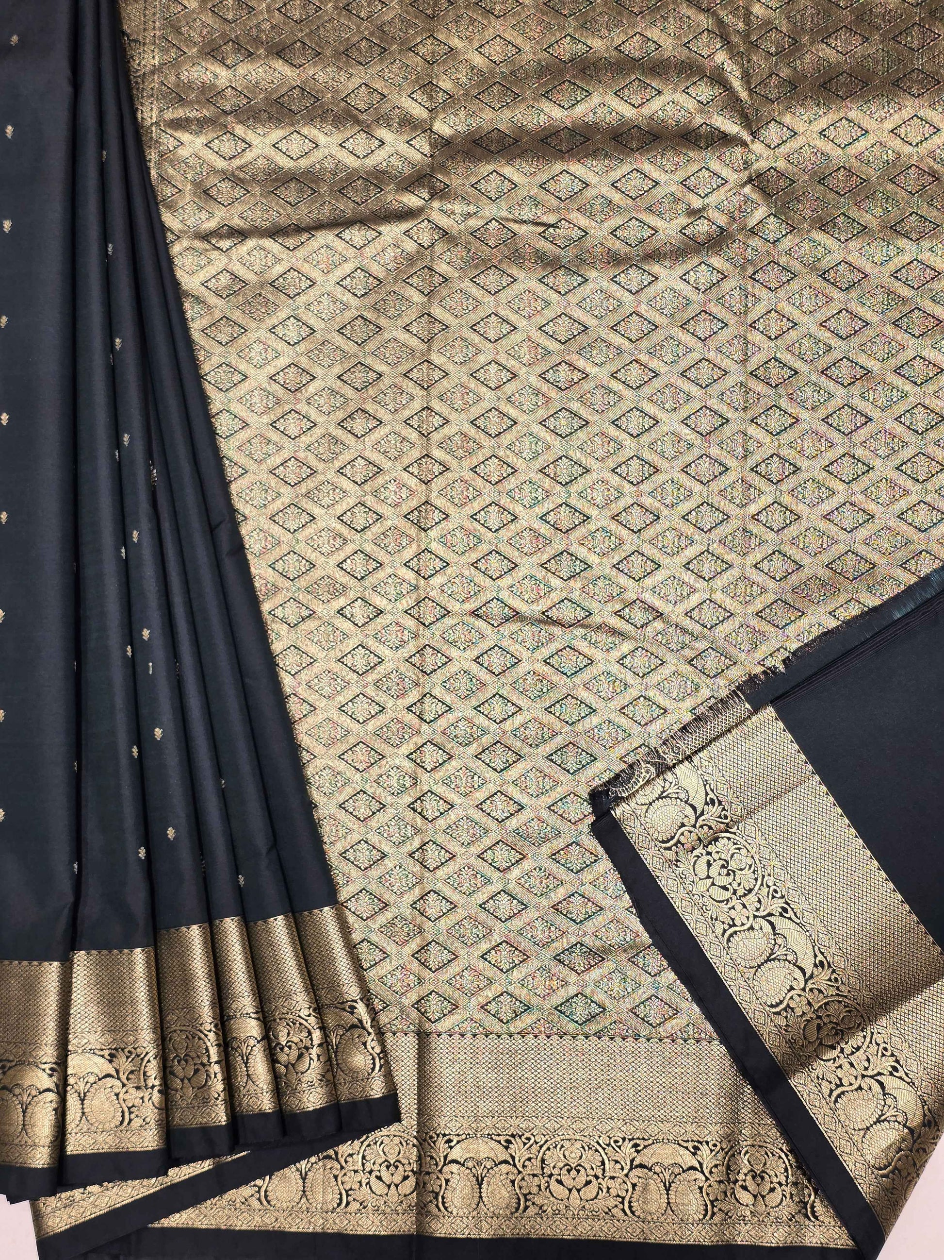 Semi kanjivaram silk saree with rich pallu