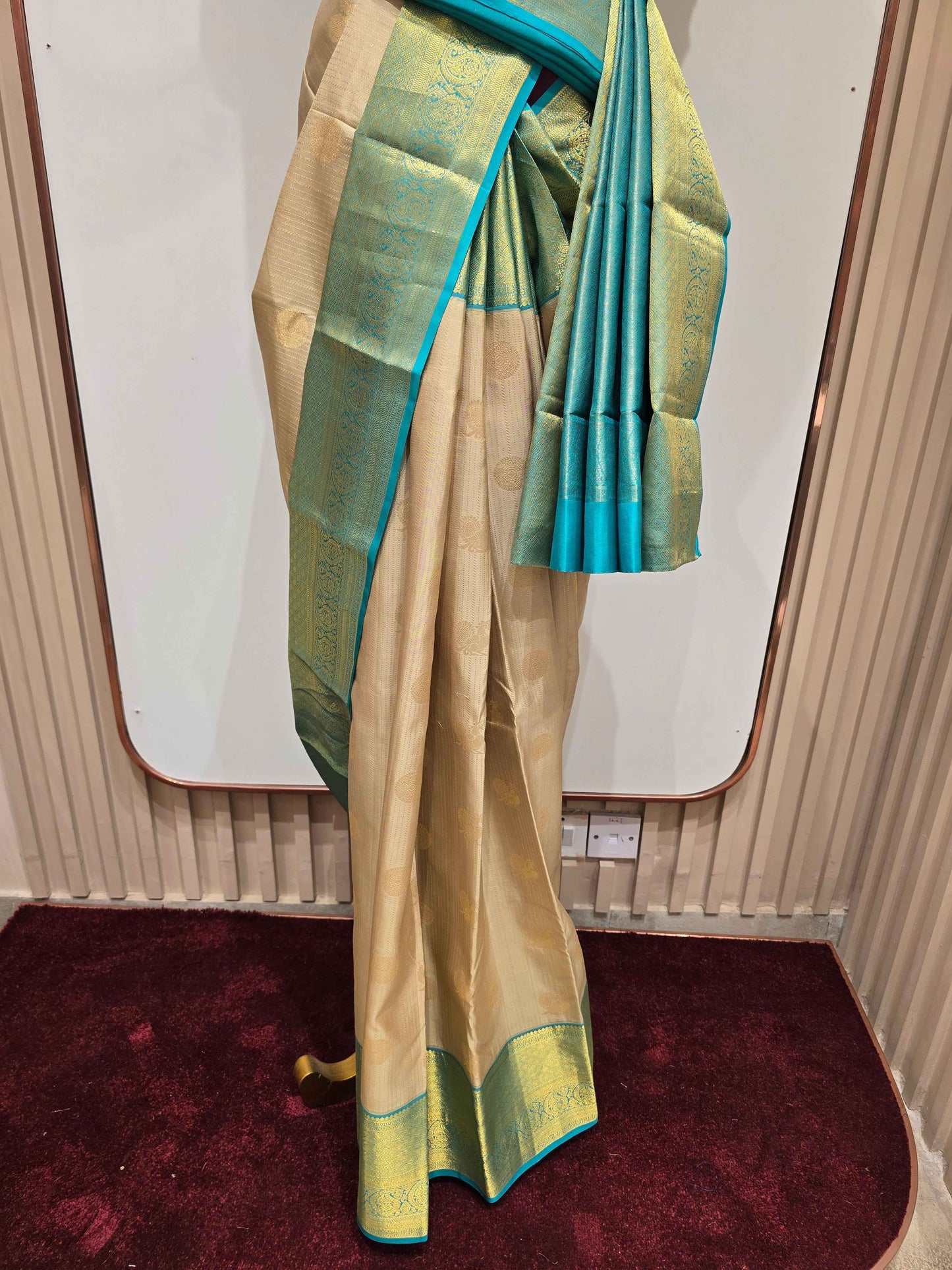 Pure handloom kanjivaram silk saree with mango traditional border with rich pallu