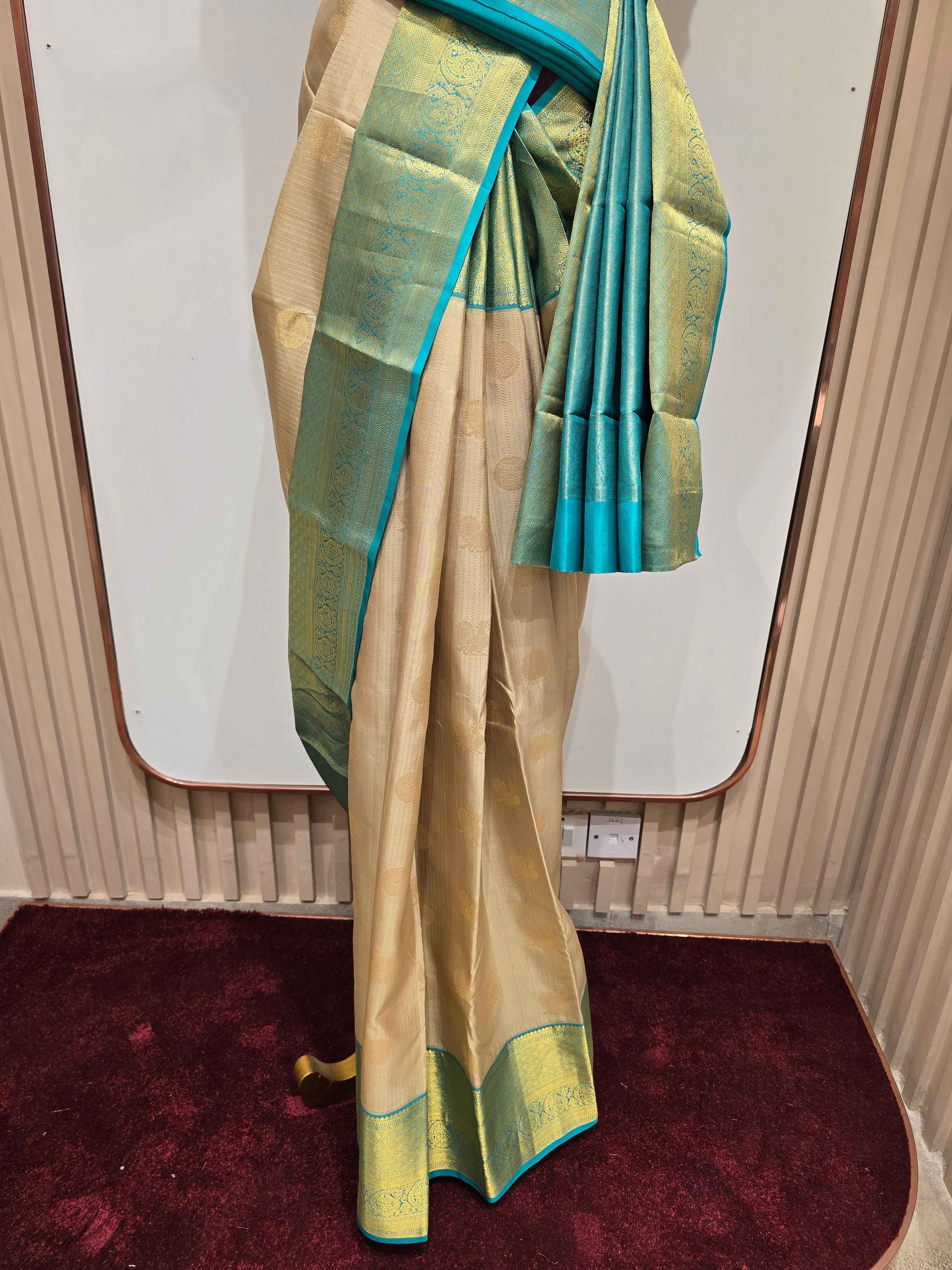 Pure handloom kanjivaram silk saree with mango traditional border with rich pallu