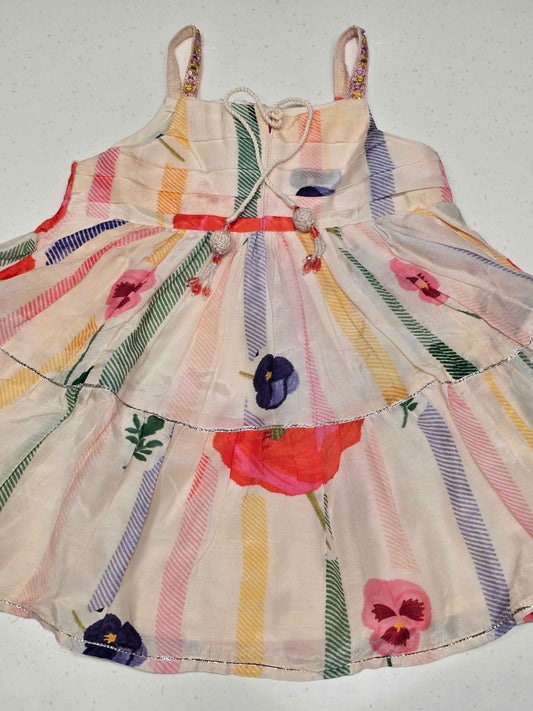 Satin crepe material multi color western set with speghetti neck