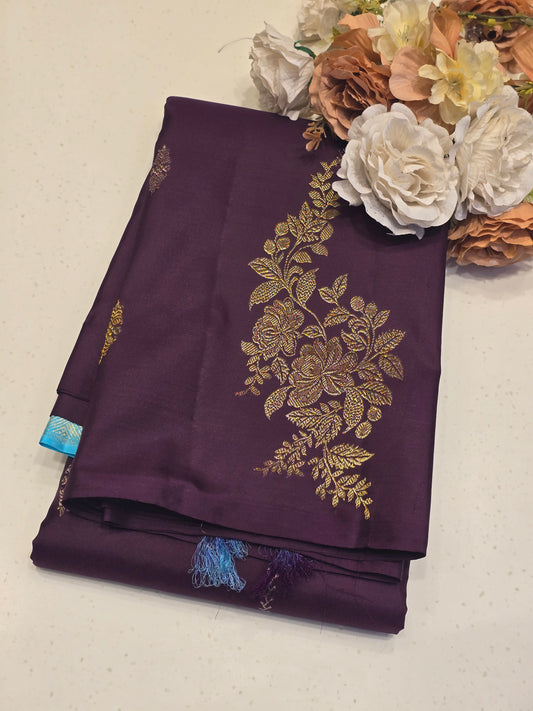 Pure Handloom Borderless Kanchipuram Silk Saree with Floral Weaving and Vertical Motifs | Festive & Wedding Wear