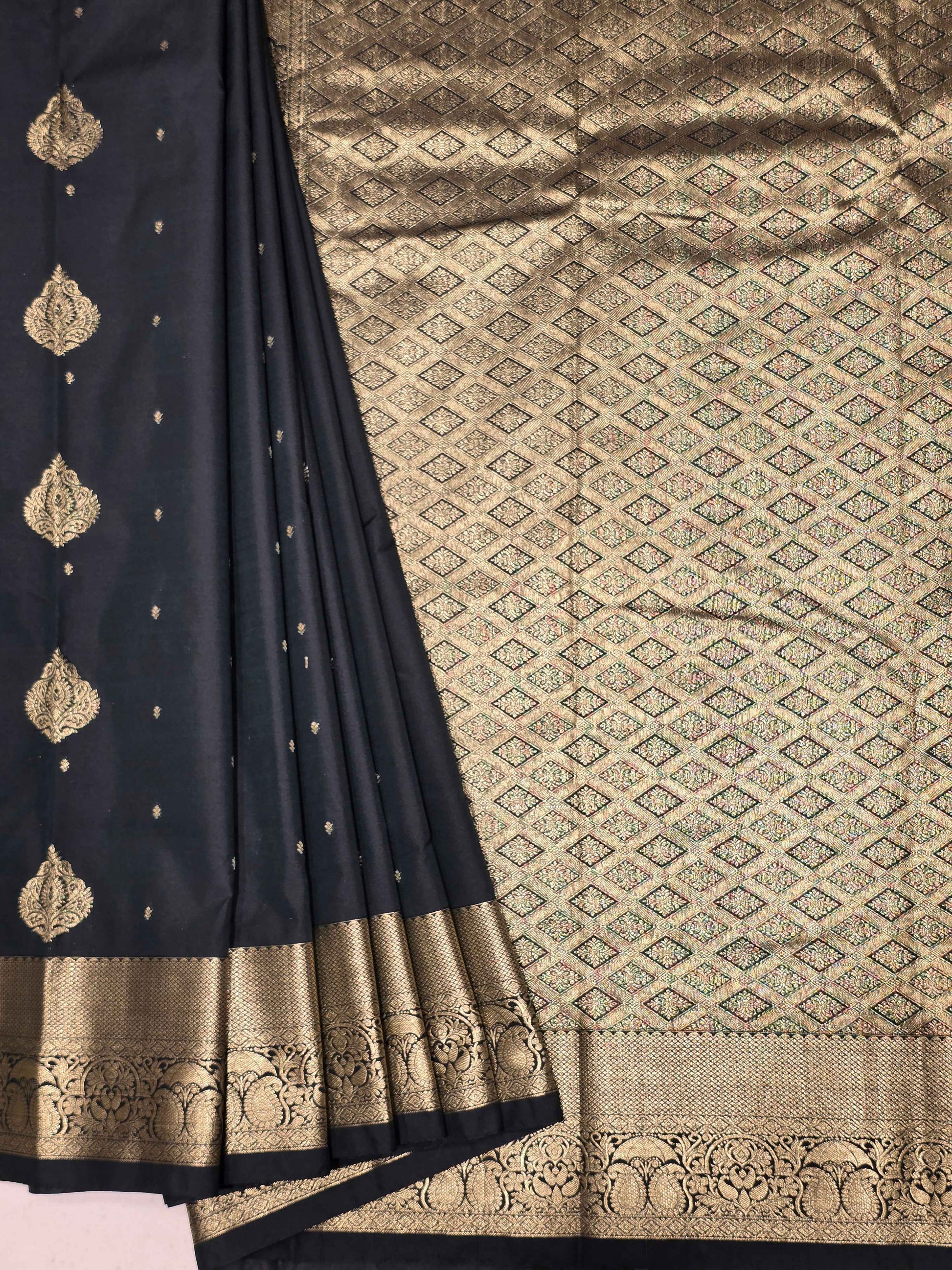 Semi kanjivaram silk saree with rich pallu