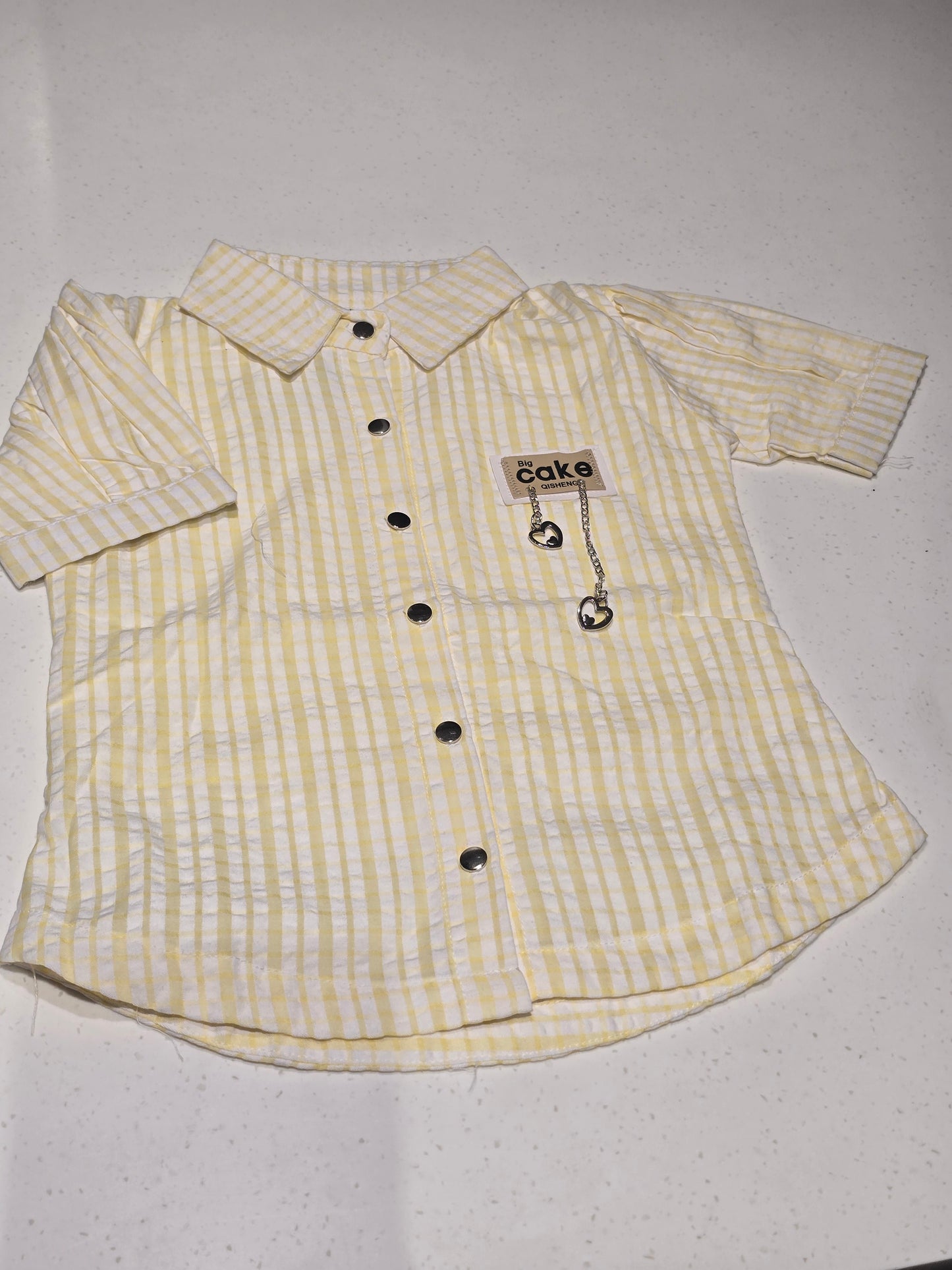 💛yellow and white vertically striped short-sleeve collared button-down shirt