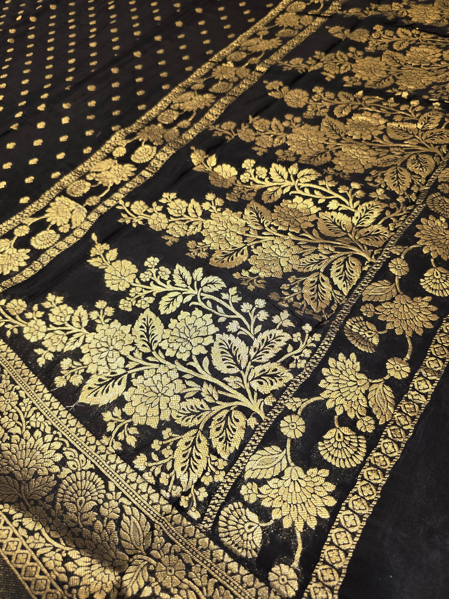 Chinon Banarasi Silk Saree with Thousand Butta & Designer Zari Border | Festive & Party Wear Saree for Women