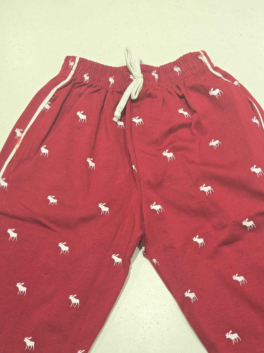 Cotton material marron color ¾ shorts with white design