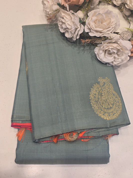 Women Mango Peacock Motif Pure Kanjivaram Silk Saree