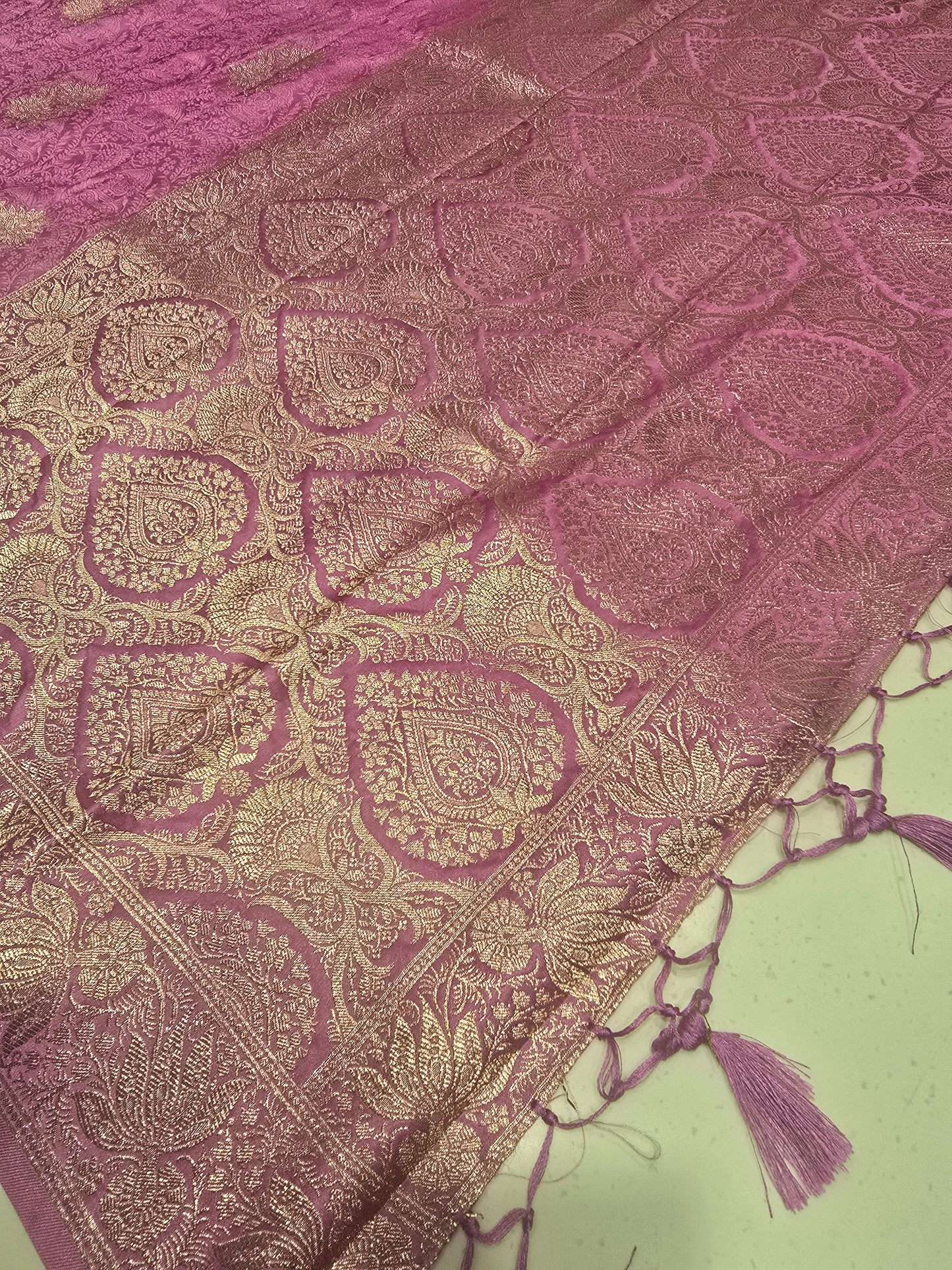 Banarasi Saree with Thread Embroidery, Rich Pallu & Fancy Border | Festive & Party Wear