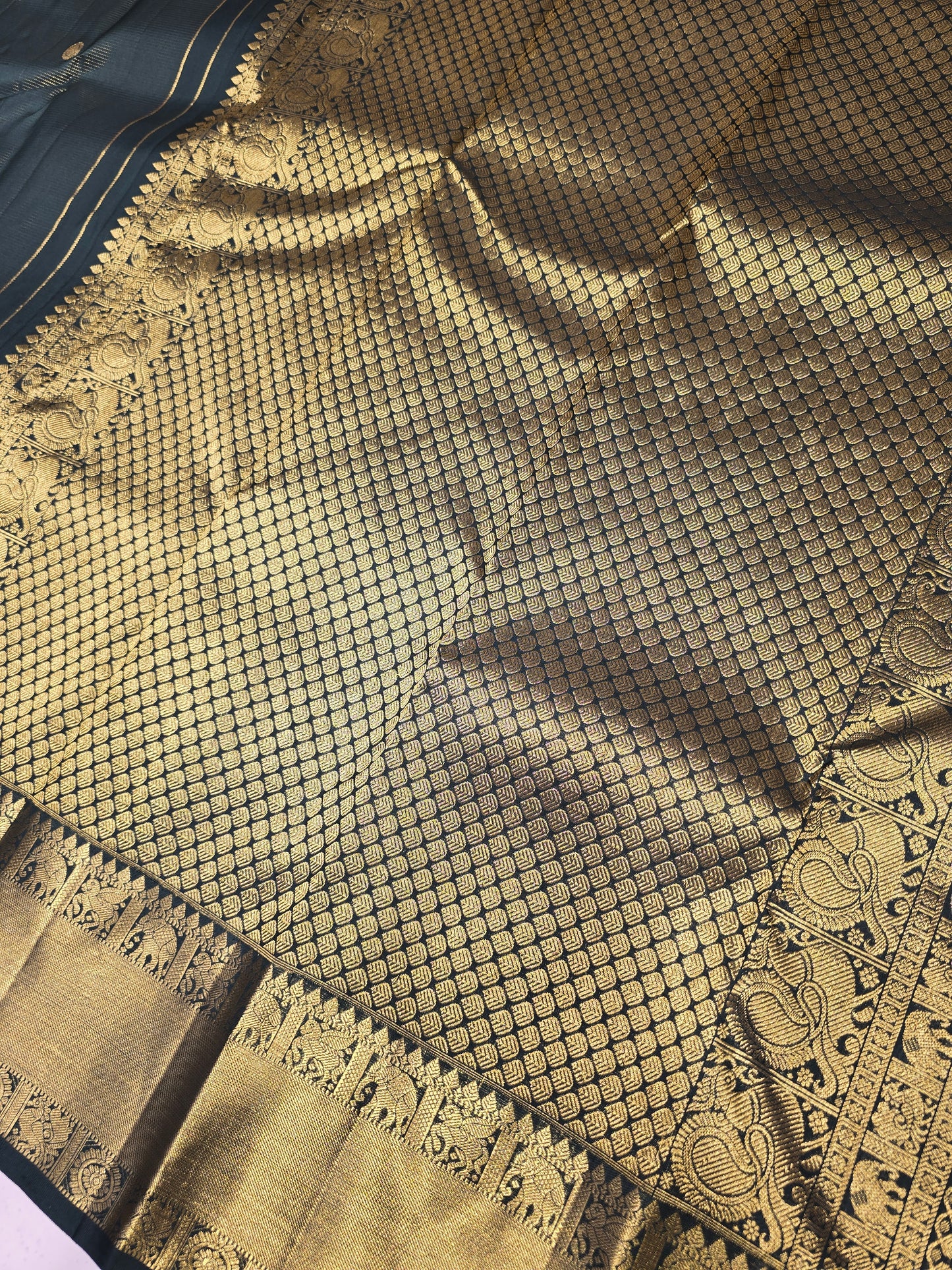 Pure Kanchee Handloom Silk Saree with Micro Horizontal Pattern, Traditional Zari Border & Rich Bottle Green / Reddish Pink Blouse | Wedding & Festive Wear