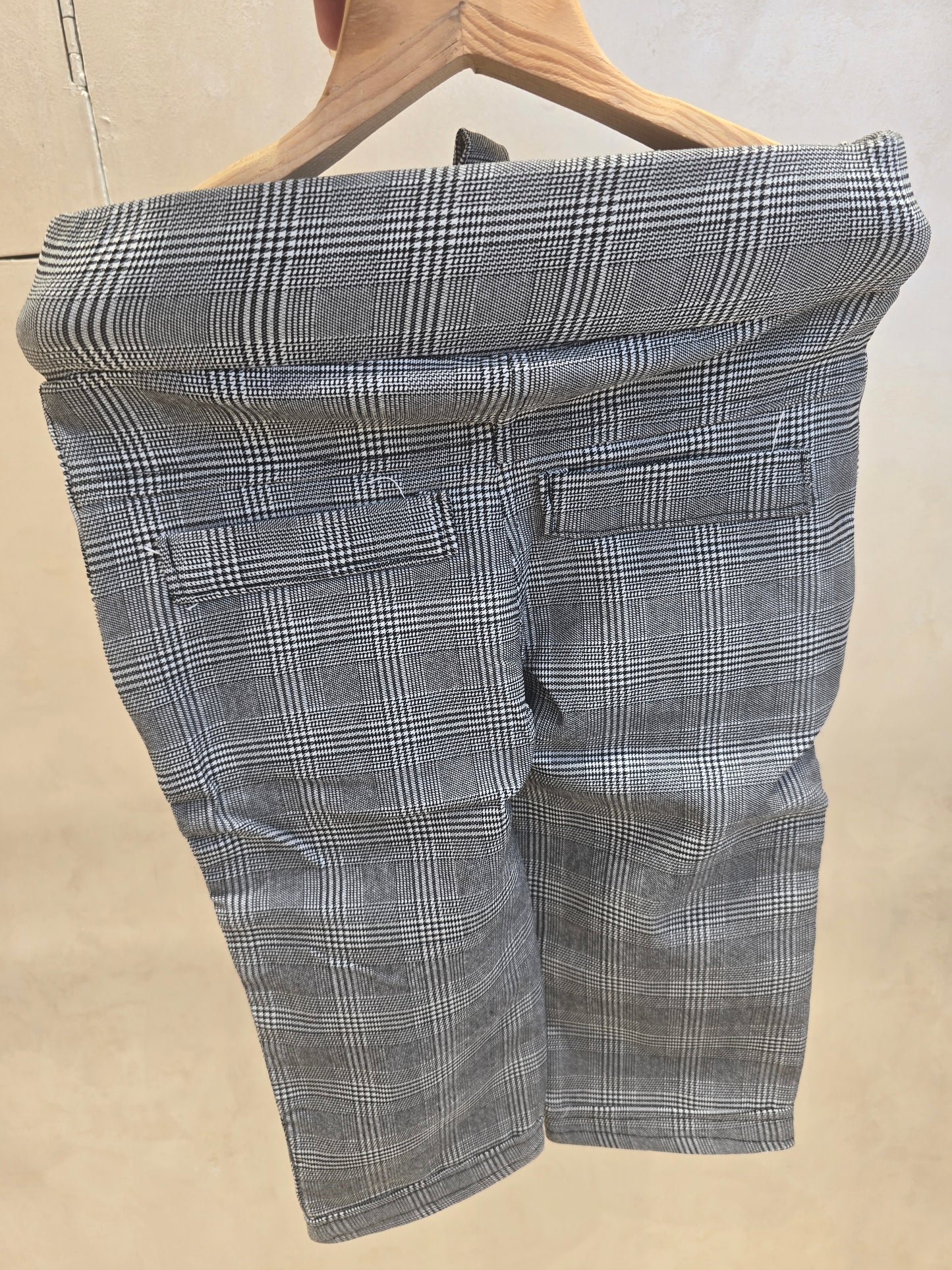 Girls Cotton Lycra Capri Pant in Grey with Elastic Waist and Detachable Modern Tie for Summer Casual Wear