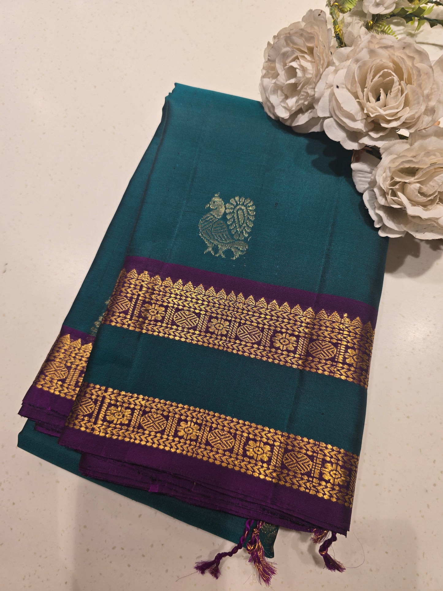 Pure Kanchipuram Silk Saree with Butta Design & Bentex Zari Border | Traditional Wedding & Festive Wear Saree