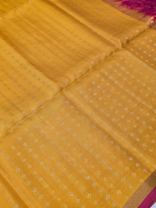 Pure Soft Silk Kanjivaram Saree with Small Motif Designs, Antique Zari Leaf Finished Rich Pallu and Thin Border for Festive and Wedding Occasions