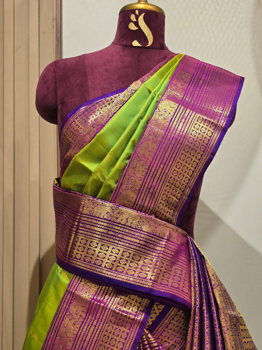 Pure Handloom Kanjivaram Silk Saree with Rich Pallu and Traditional Gatti Border