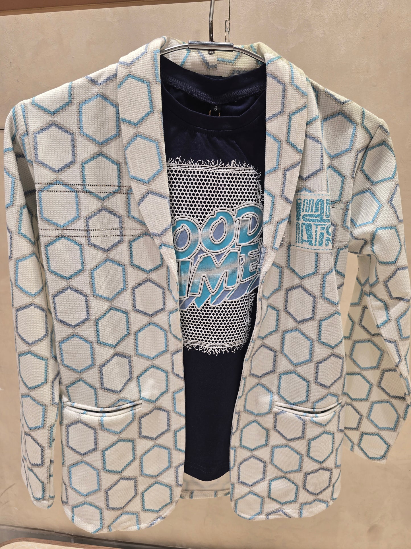 Half white base with Heptagon printes Strug & pure cotton printed t-shirt