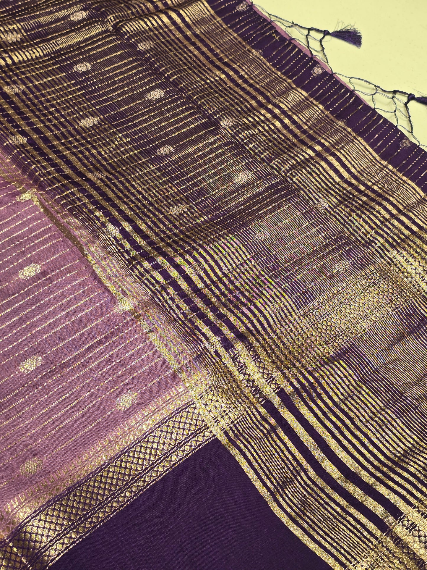Mushroom silk horizontal lines with small motif across the boyf and bentex border
