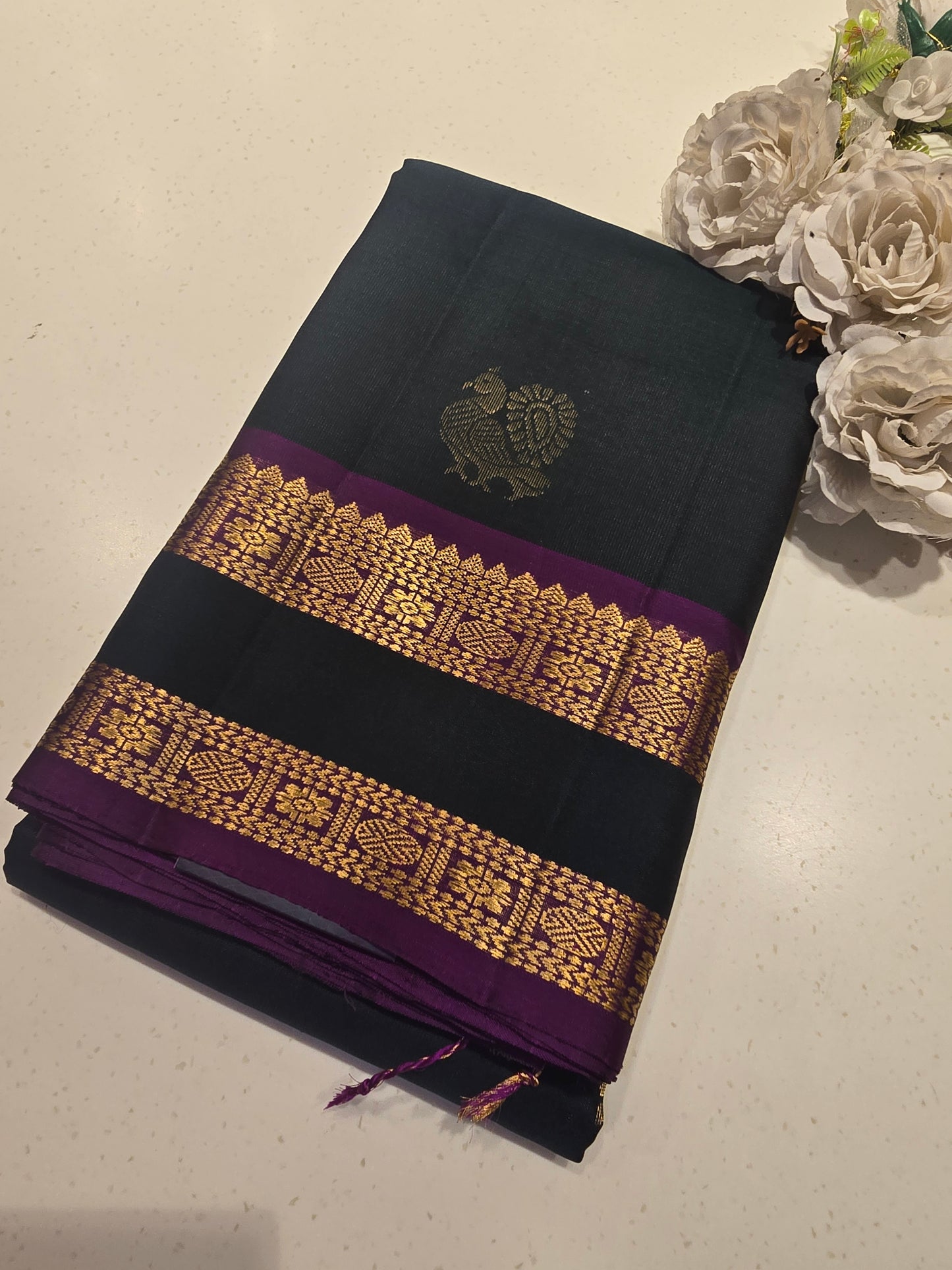 Pure Kanchipuram Silk Saree with Butta Design & Bentex Zari Border | Traditional Wedding & Festive Wear Saree