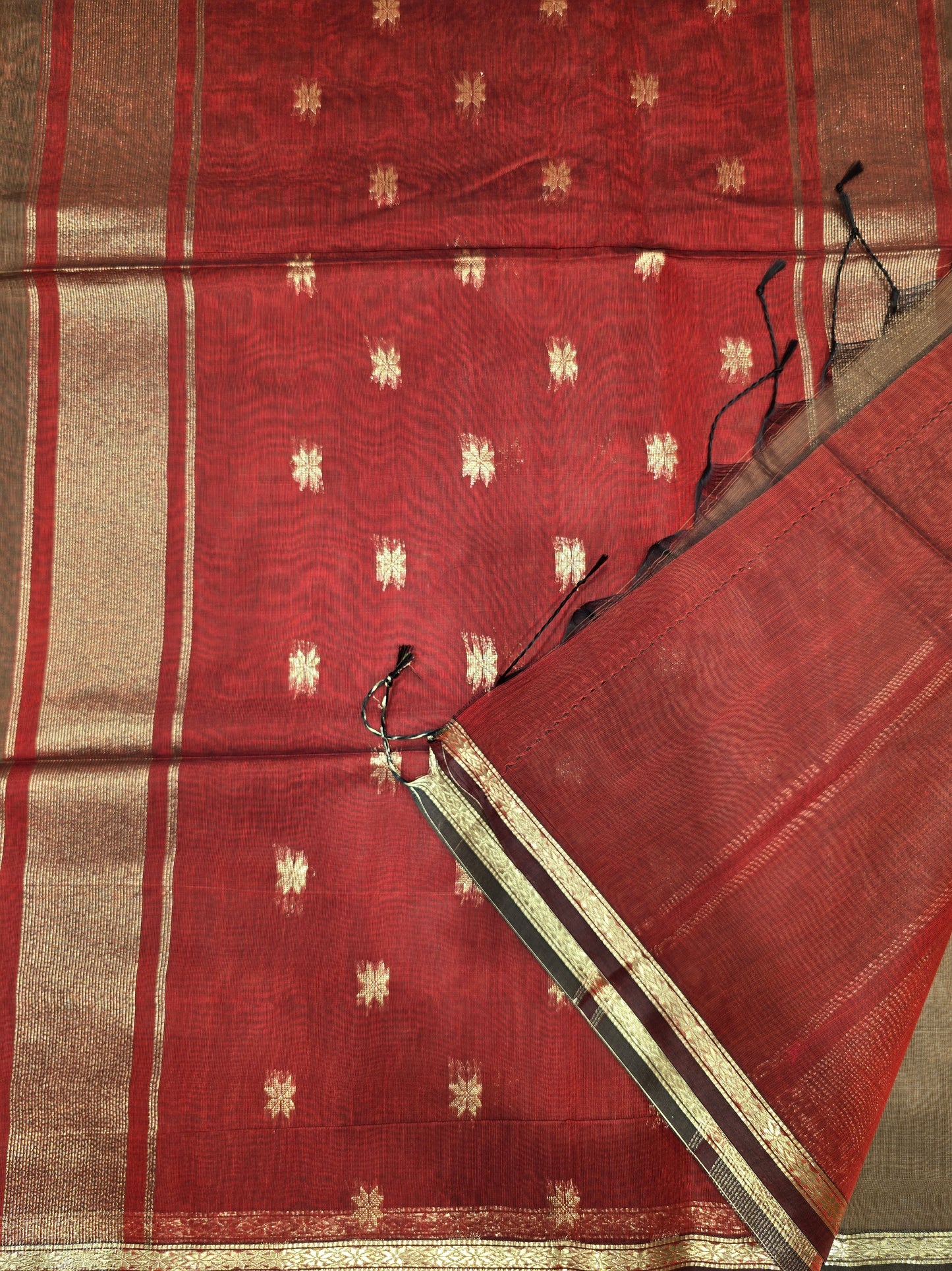 Maheshwari Cotton Silk Saree with Zari Border & Butta Design | Lightweight Festive & Daily Wear Saree for Women