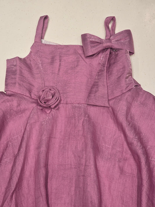 Shimmer material onion oink color baby frock with designer bow