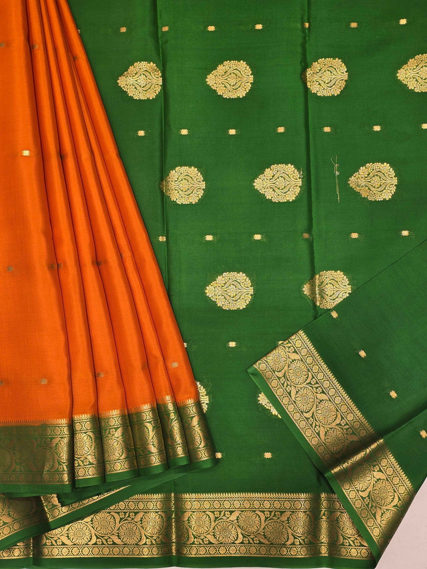 Women Pure Mysore Crepe Silk Saree with Butta Pallu