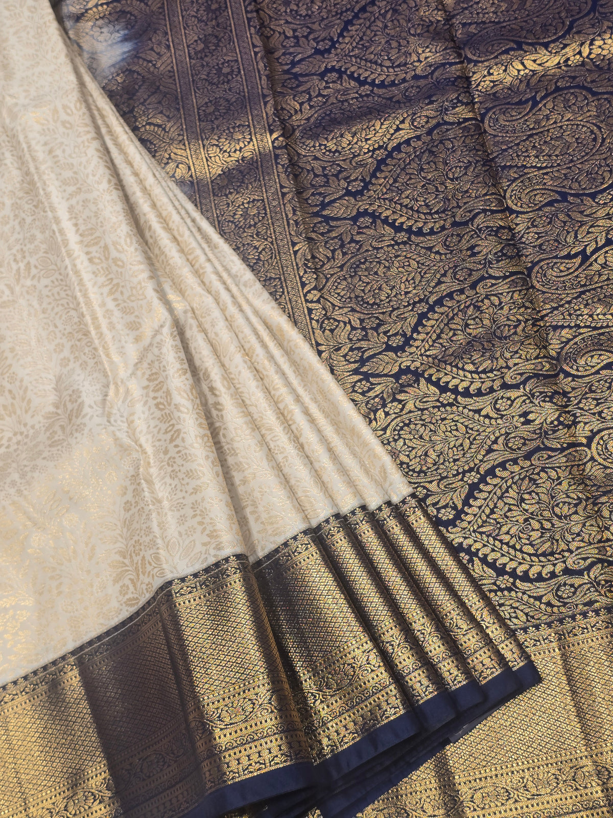 Dharmavaram semi-pattu (silk blend) saree