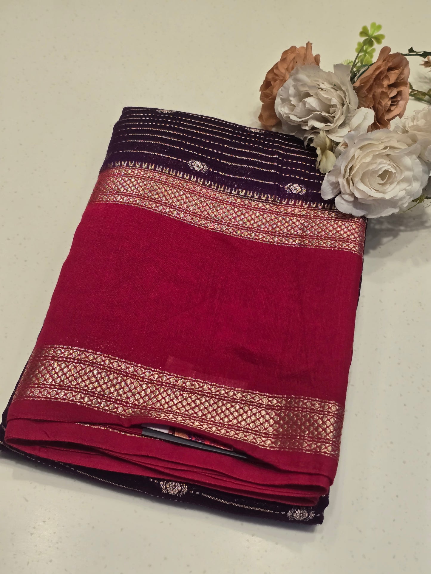 Mushroom silk horizontal lines with small motif across the boyf and bentex border