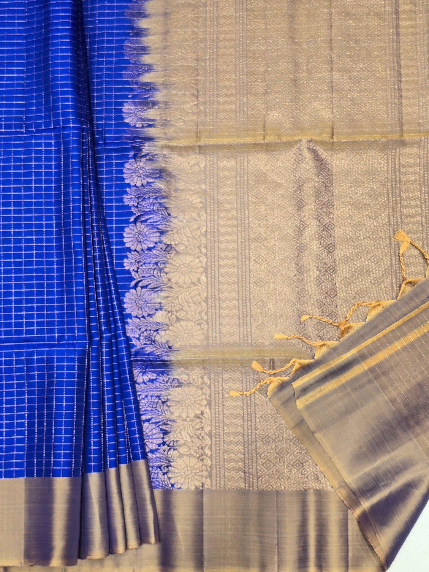 Pure softsilk saree , checked pattren with traditional peacock design motifs