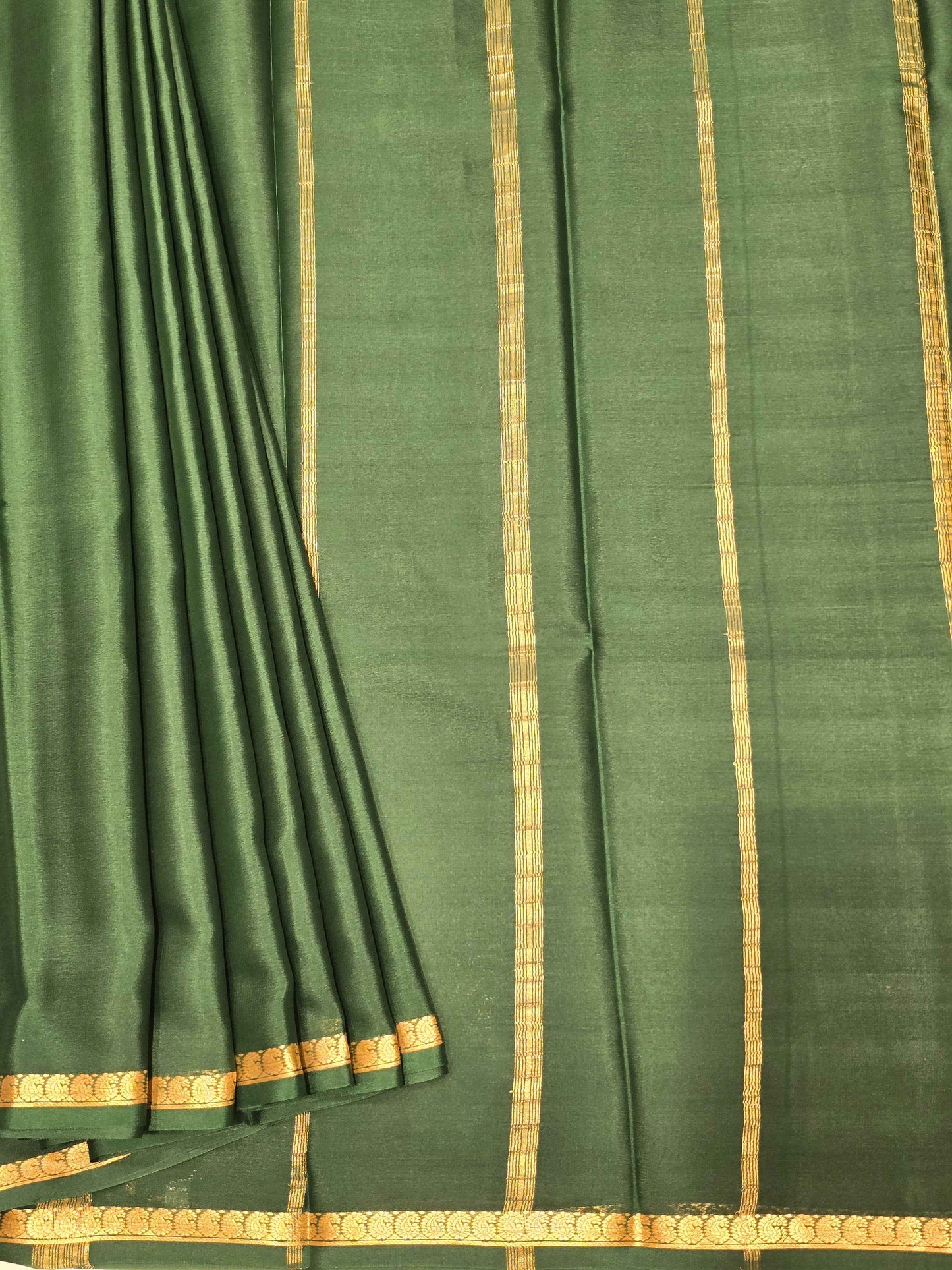 Pure mysore crepe silk bottle green colour and kaddi pallu