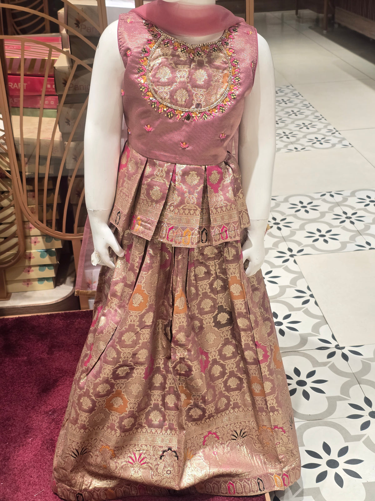 traditional girls' ethnic set,